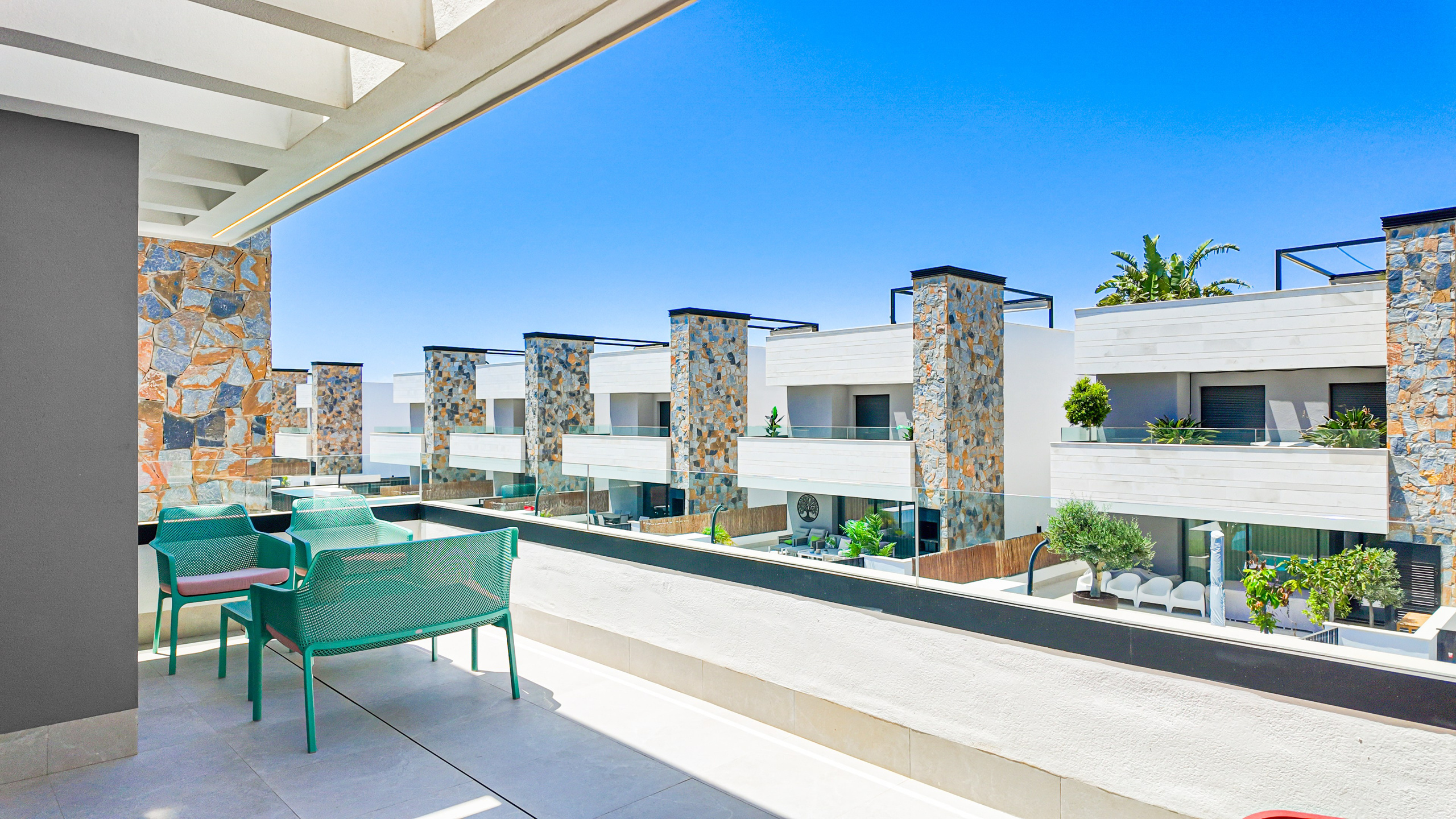 Villa LAKESIDE I’M GROUP. Baby Beast