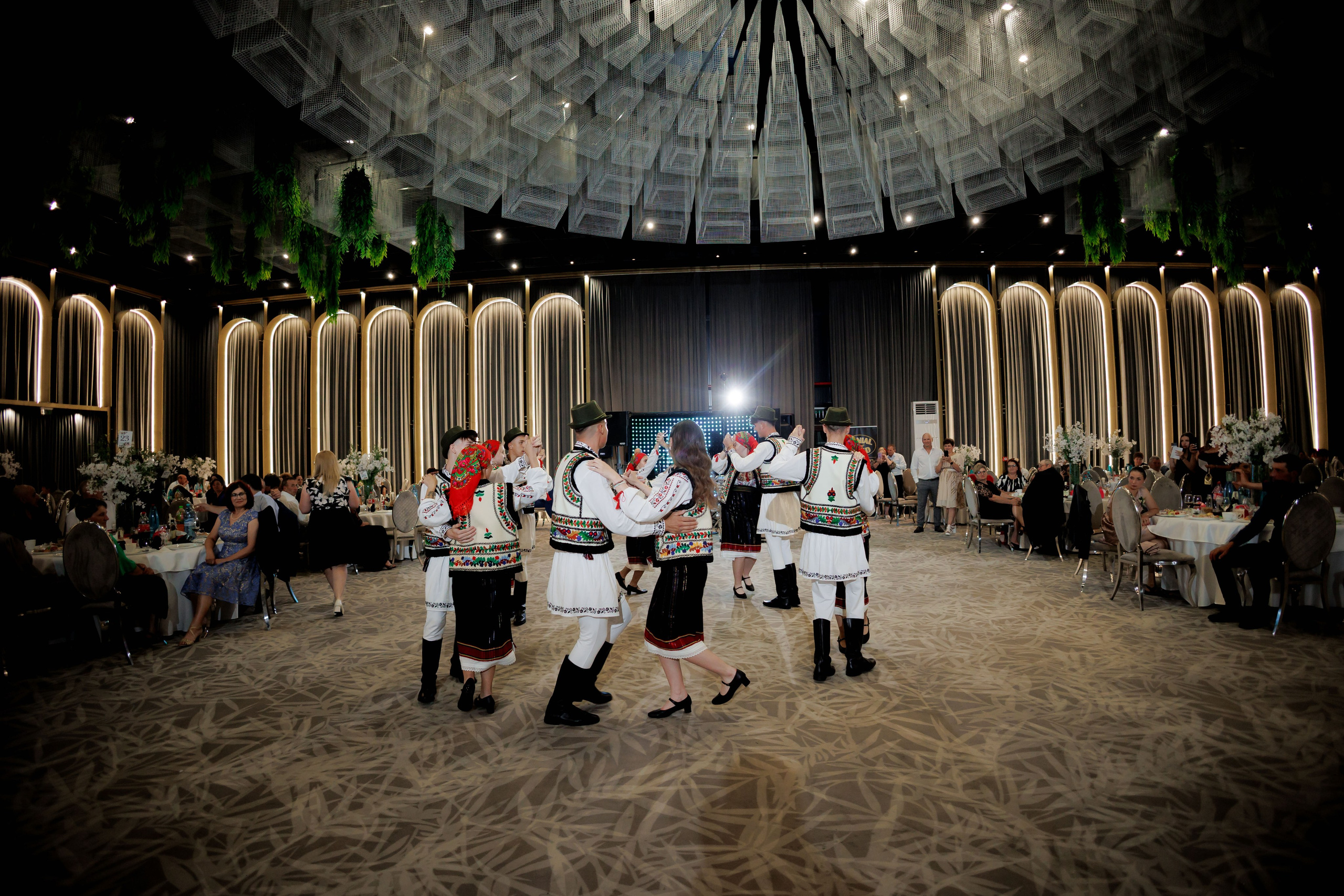 Nunta Nicoleta & Răzvan | Fotografie & Videografie Profesională. Servicii foto-video profesionale, pentru momente de neuitat