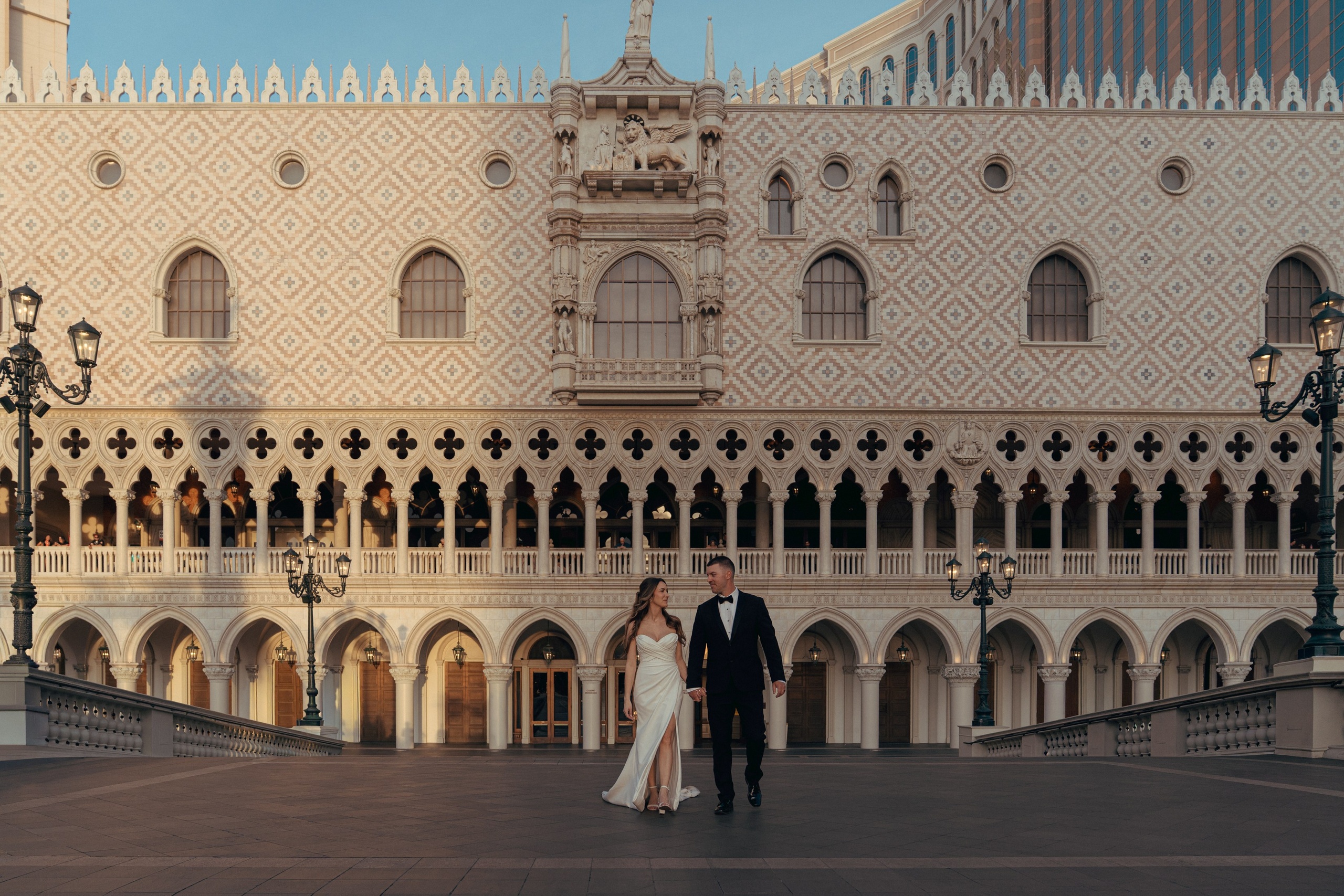 L&C. Wedding & elopement photographer Viktoriya Kravtsov. Las Vegas