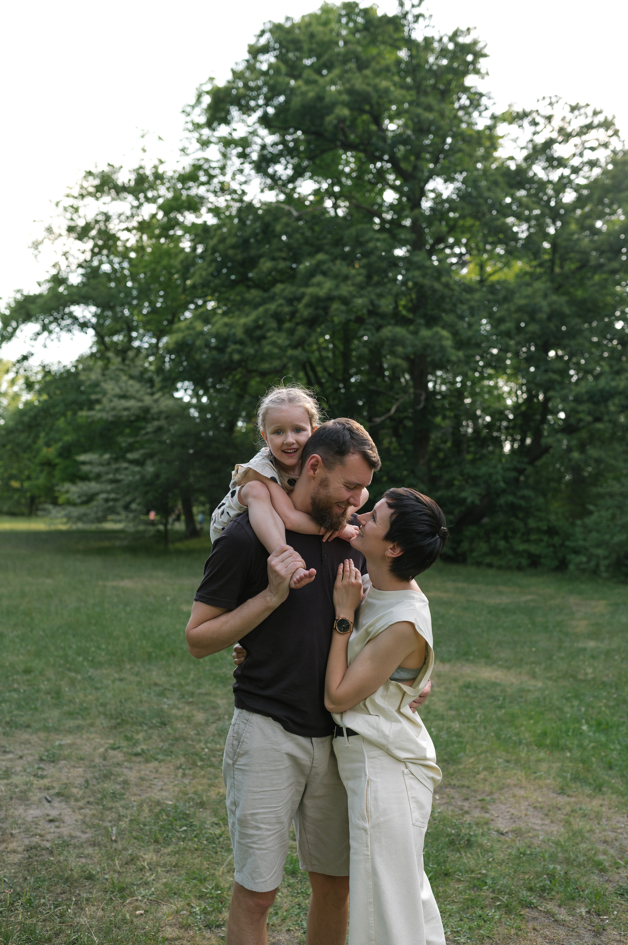 Alexei, Lilia, Alisa, 2022. Wedding photographer in Wroclaw Warsaw Krakow Margarita Tuleiko