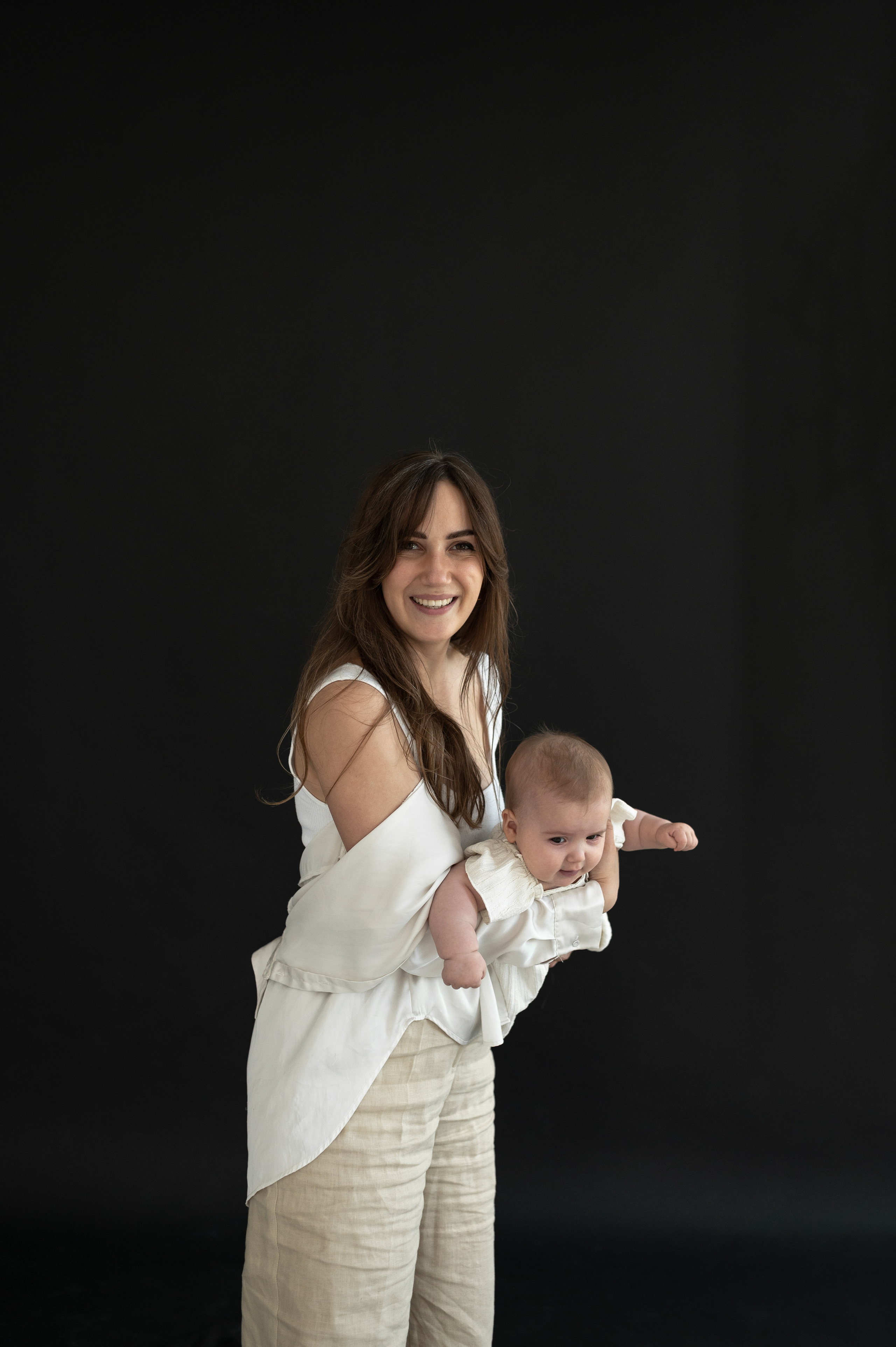 Denis, Veronika, Ariela, Joy, 2022. Wedding photographer in Wroclaw Warsaw Krakow Margarita Tuleiko