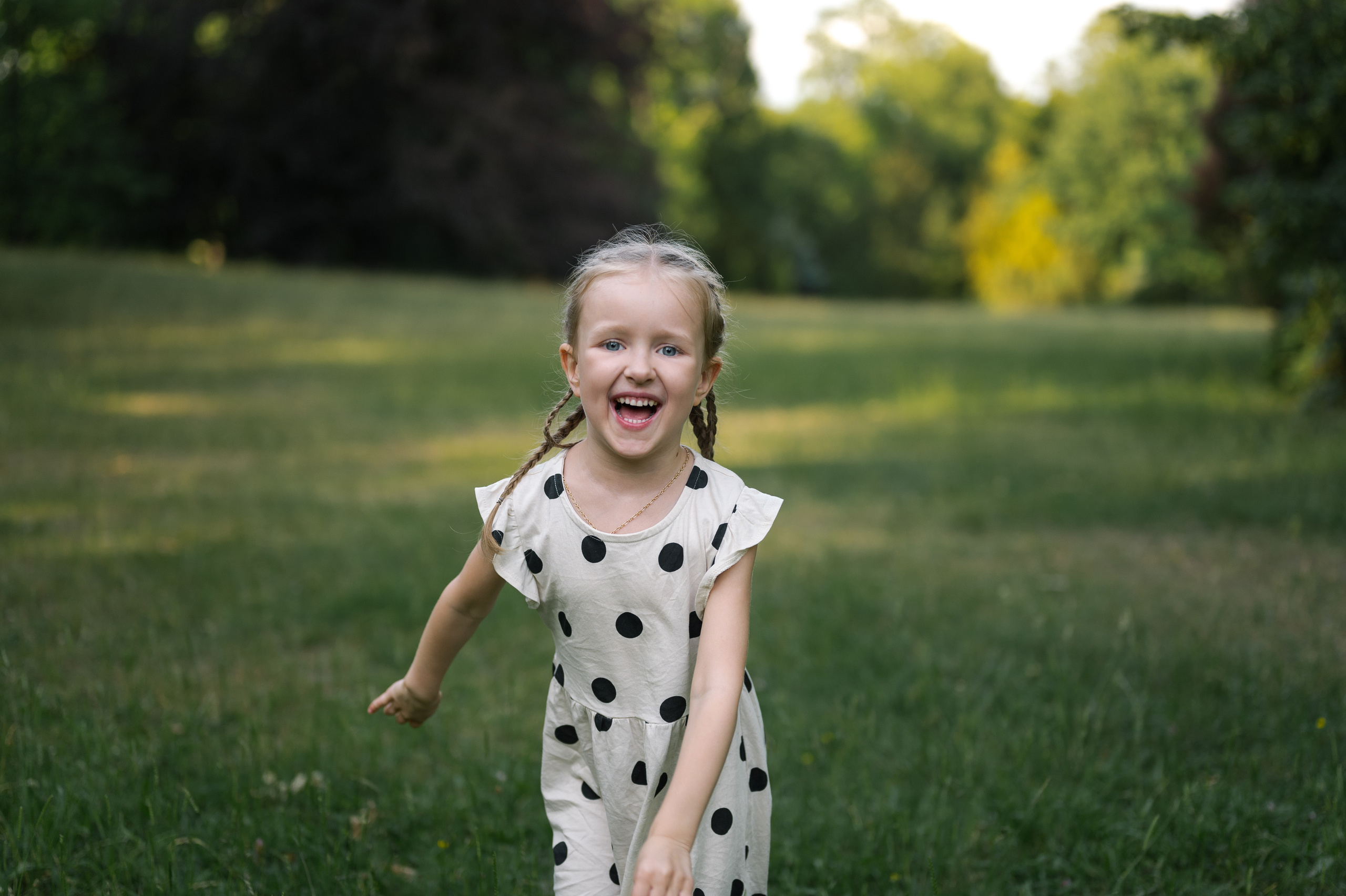 Alexei, Lilia, Alisa, 2022. Wedding photographer in Wroclaw Warsaw Krakow Margarita Tuleiko