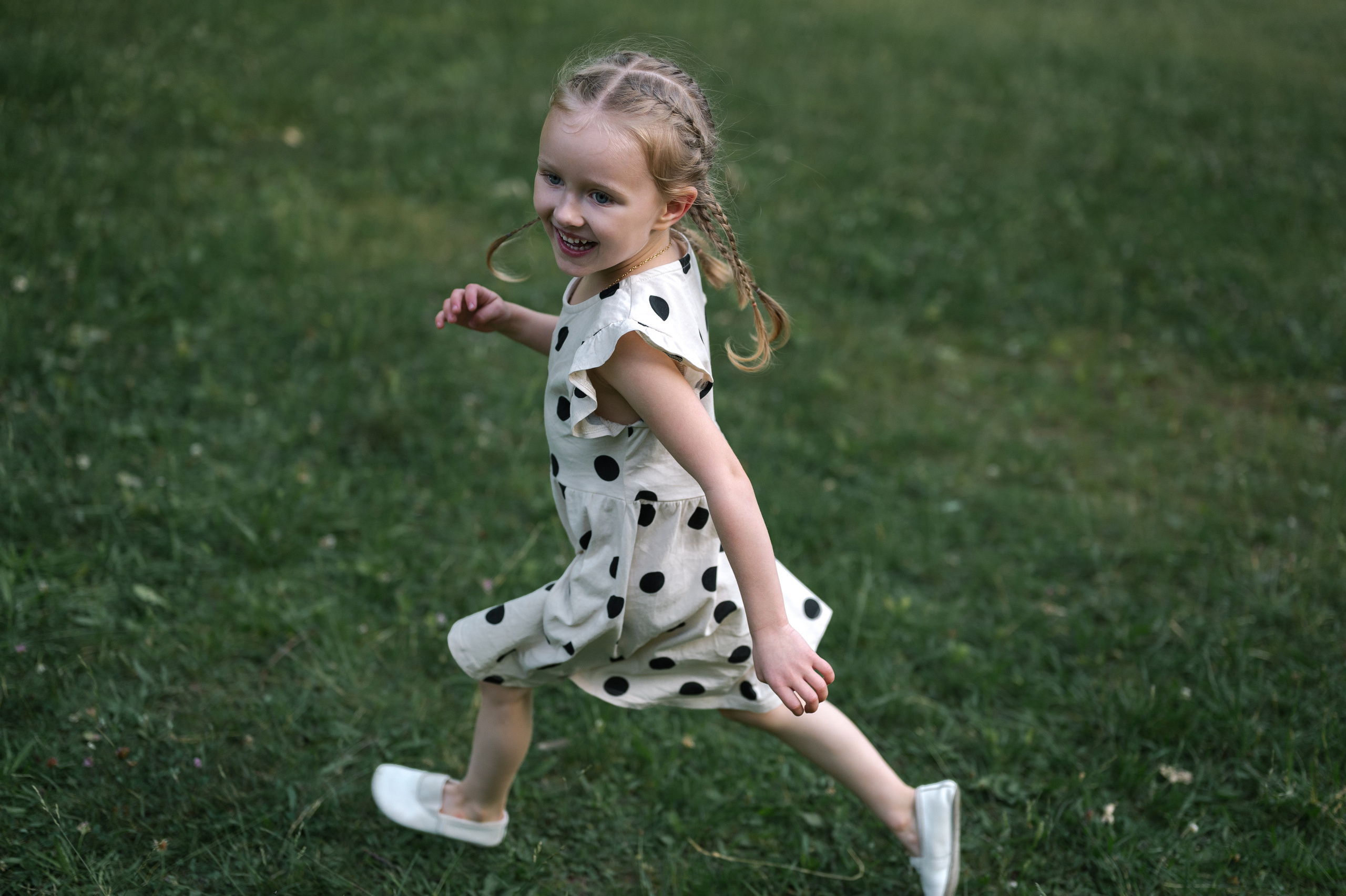 Alexei, Lilia, Alisa, 2022. Wedding photographer in Wroclaw Warsaw Krakow Margarita Tuleiko