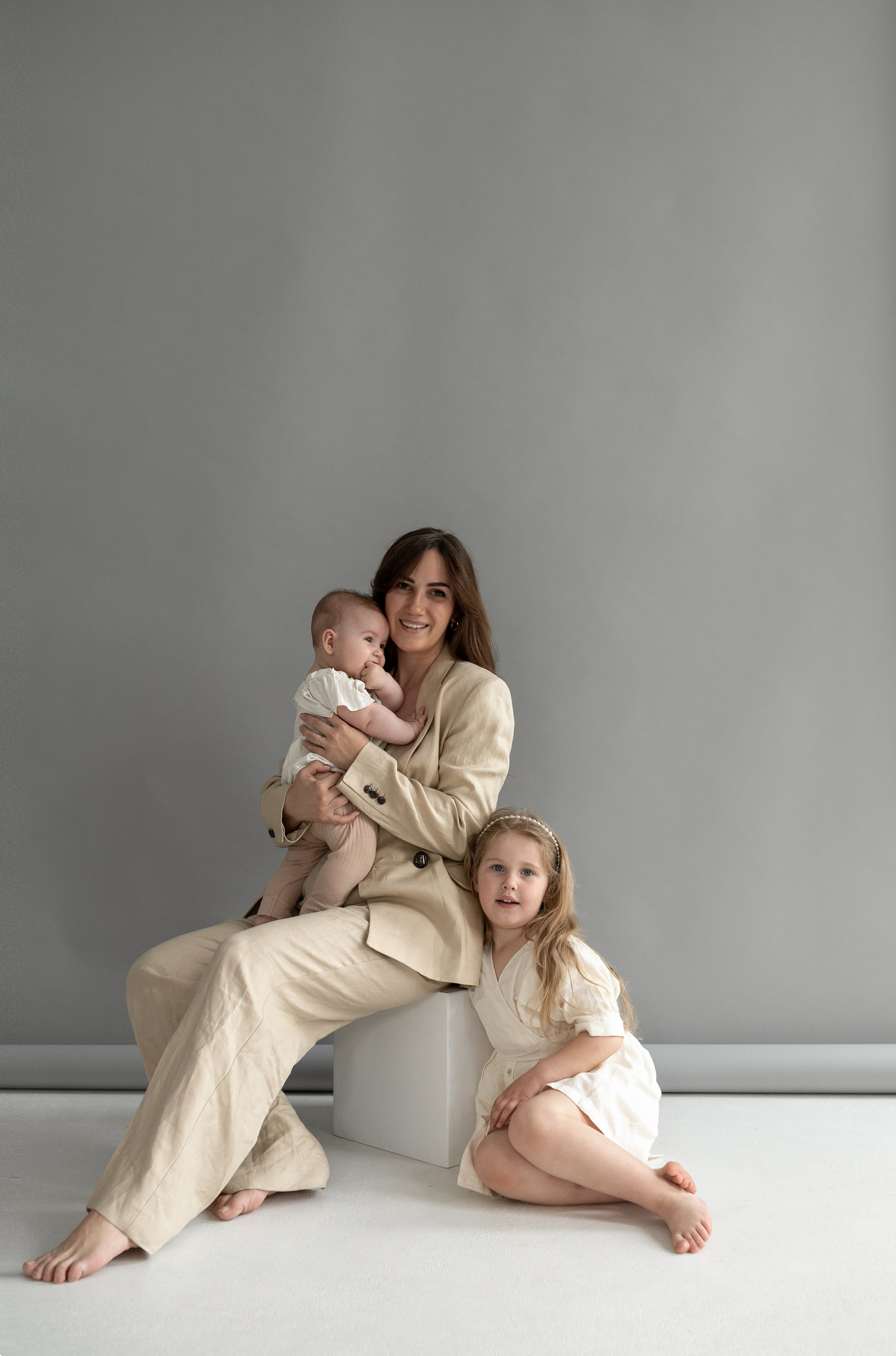 Denis, Veronika, Ariela, Joy, 2022. Wedding photographer in Wroclaw Warsaw Krakow Margarita Tuleiko