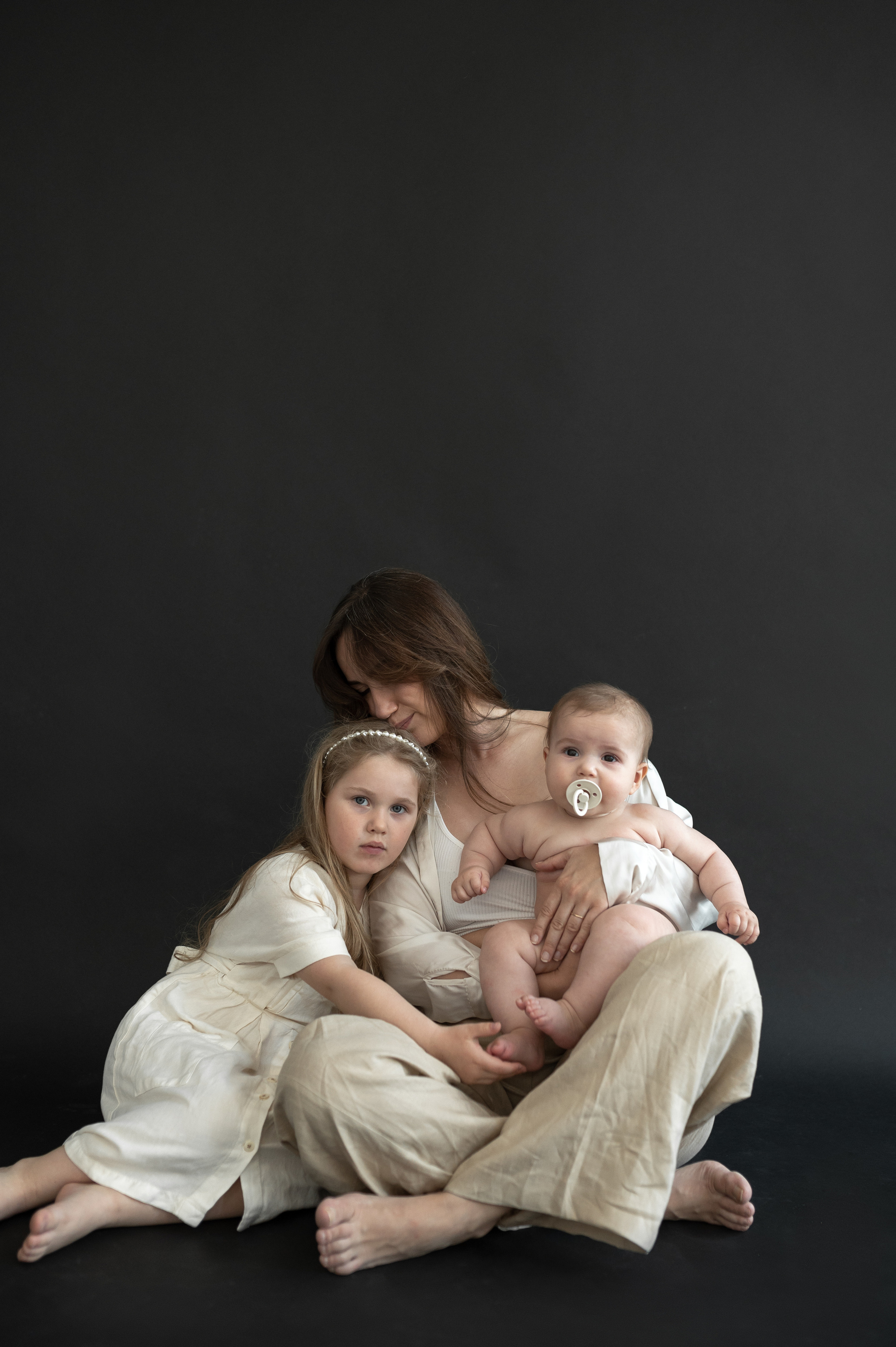 Denis, Veronika, Ariela, Joy, 2022. Wedding photographer in Wroclaw Warsaw Krakow Margarita Tuleiko