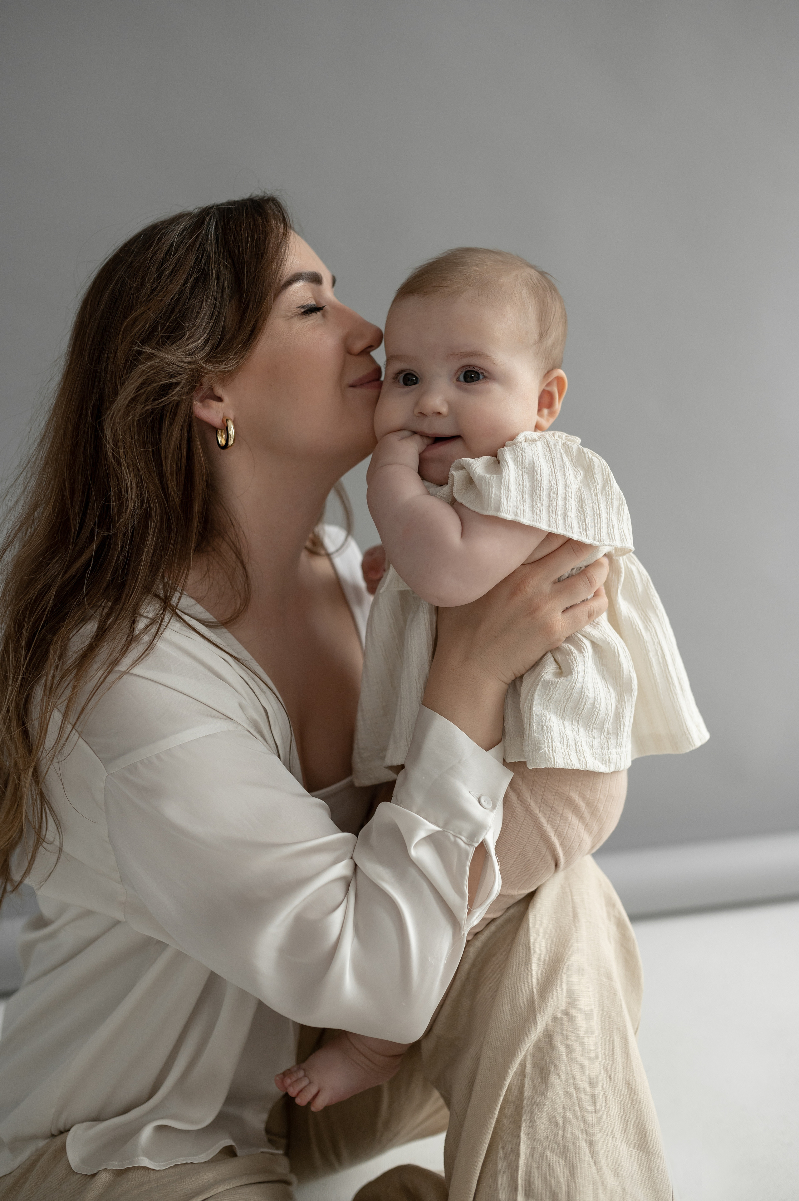 Denis, Veronika, Ariela, Joy, 2022. Wedding photographer in Wroclaw Warsaw Krakow Margarita Tuleiko