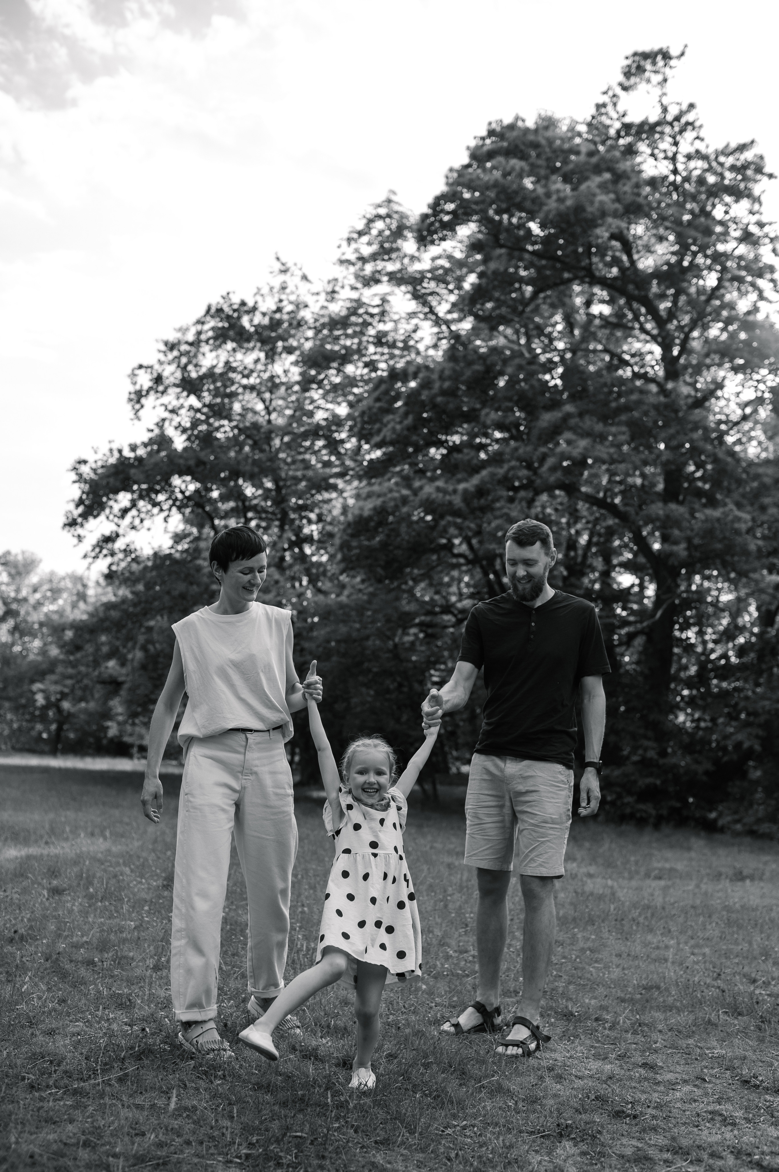 Alexei, Lilia, Alisa, 2022. Wedding photographer in Wroclaw Warsaw Krakow Margarita Tuleiko