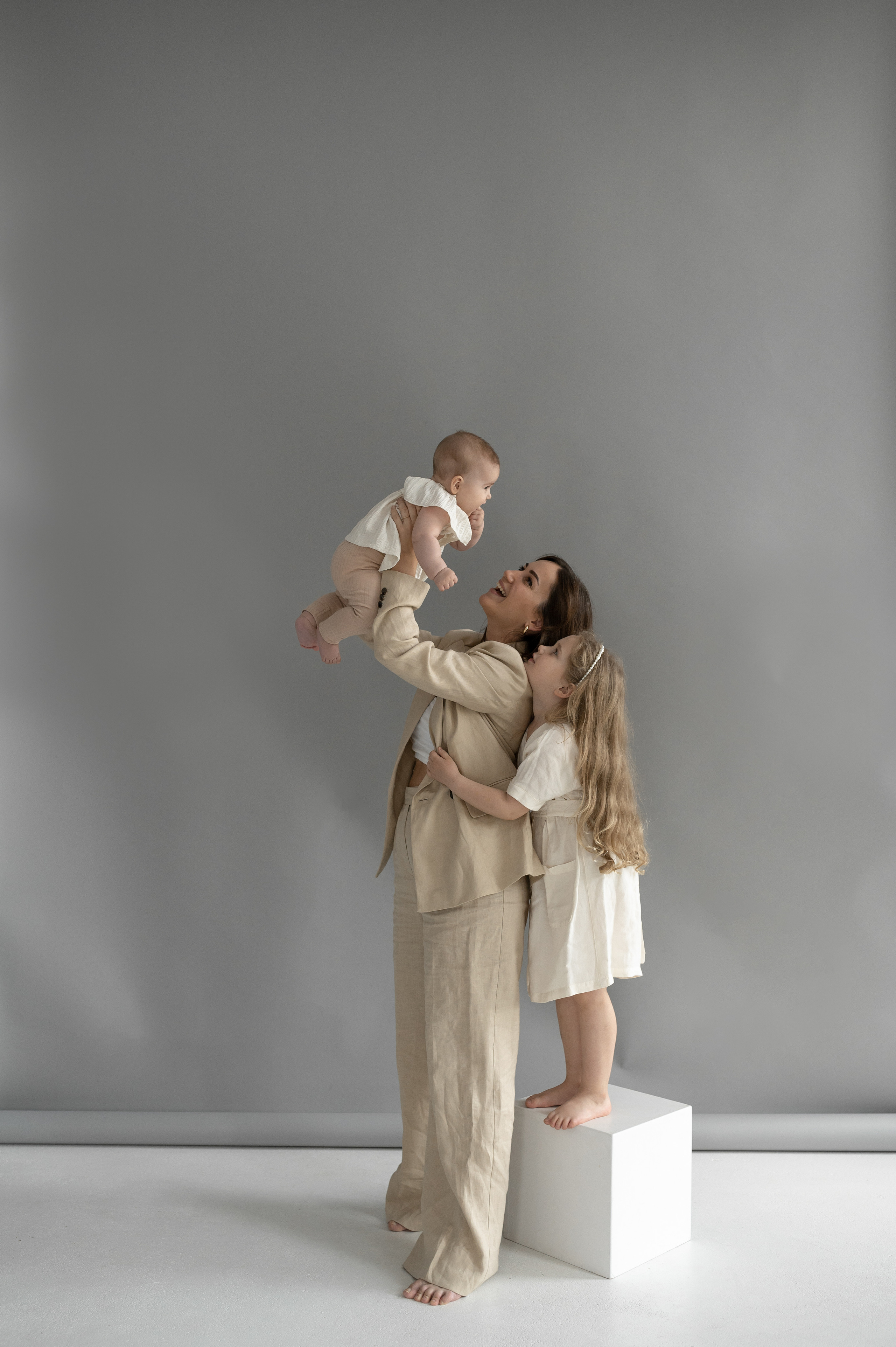 Denis, Veronika, Ariela, Joy, 2022. Wedding photographer in Wroclaw Warsaw Krakow Margarita Tuleiko