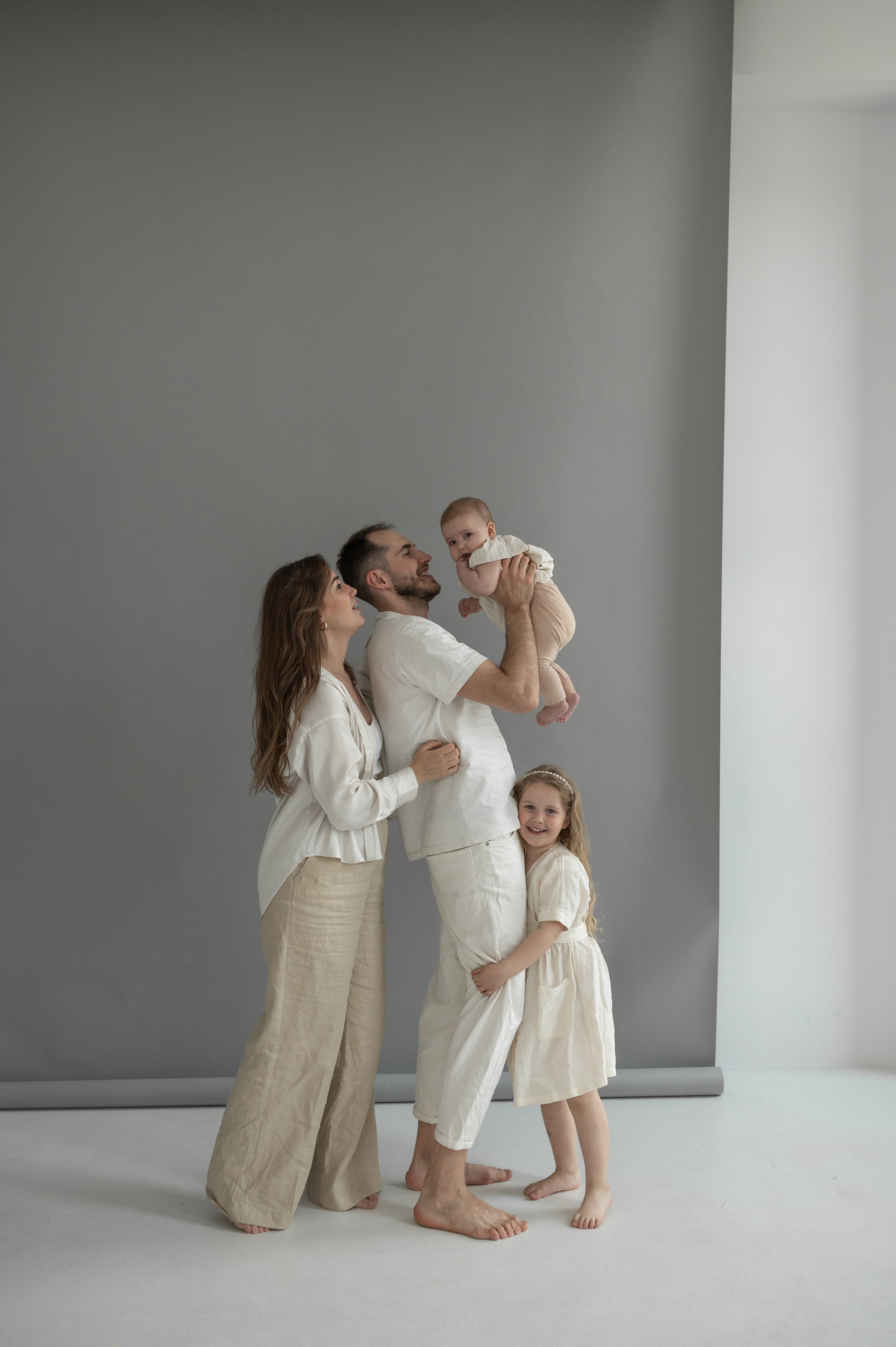 Denis, Veronika, Ariela, Joy, 2022. Wedding photographer in Wroclaw Warsaw Krakow Margarita Tuleiko