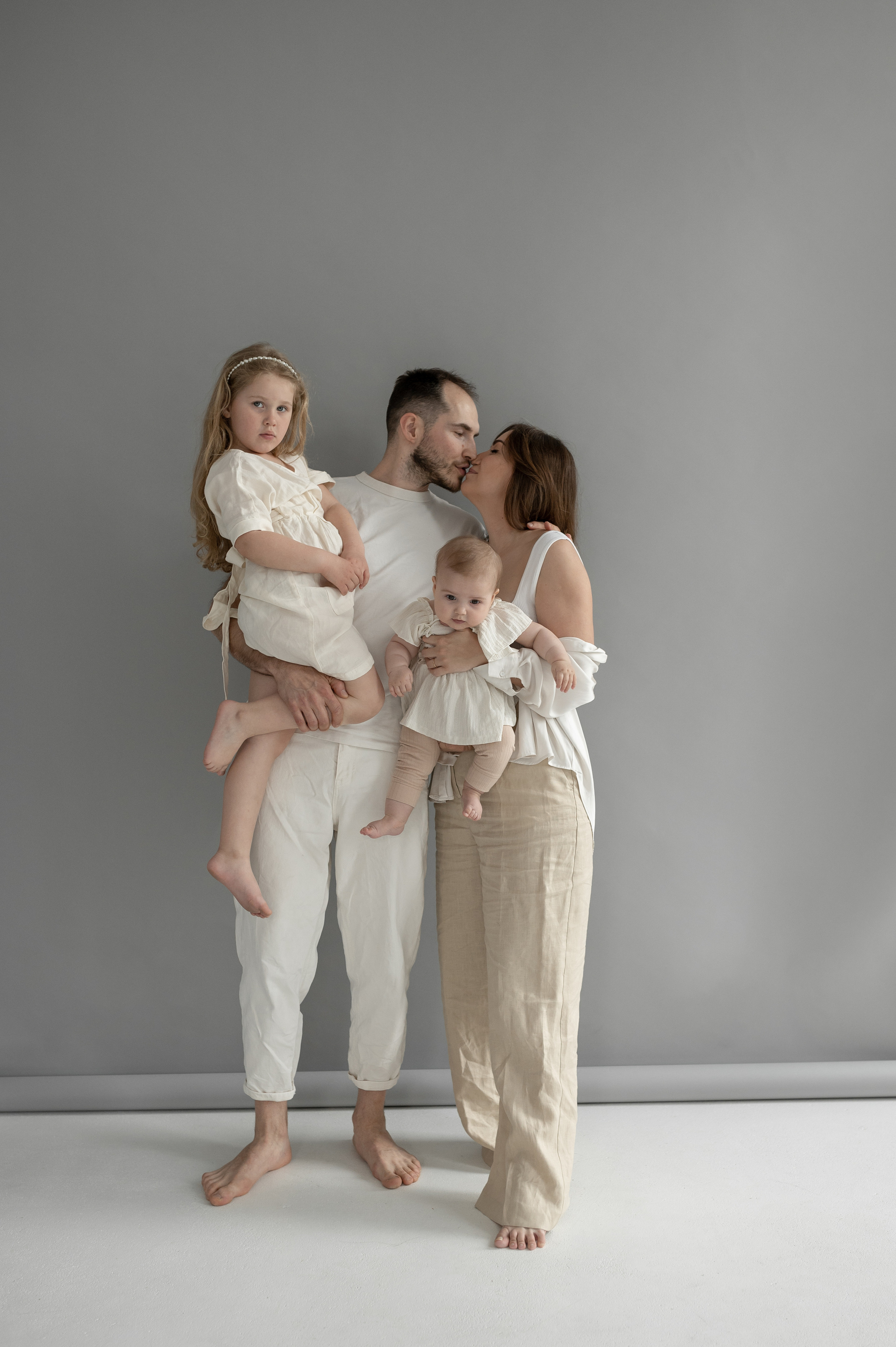 Denis, Veronika, Ariela, Joy, 2022. Wedding photographer in Wroclaw Warsaw Krakow Margarita Tuleiko