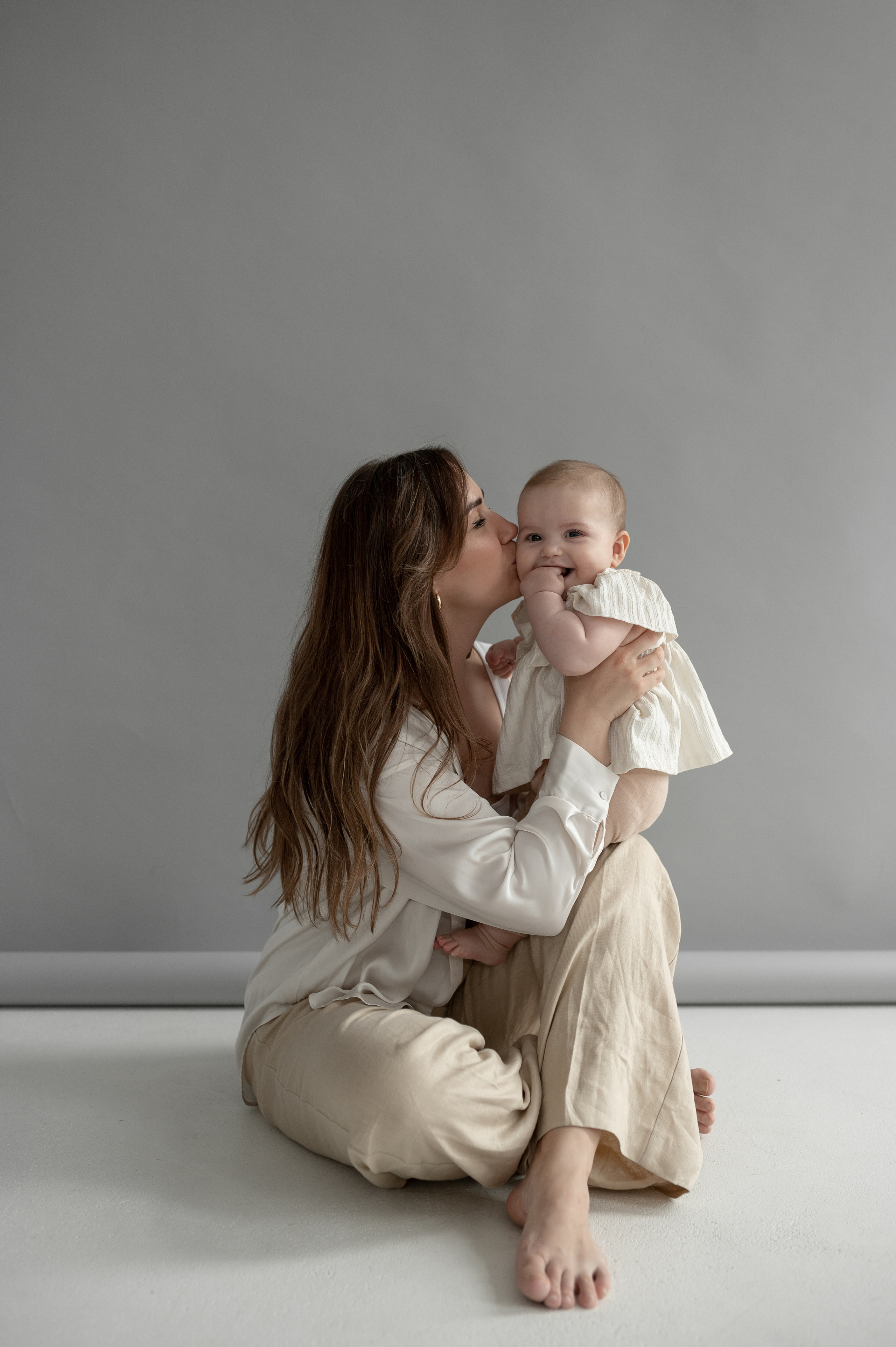 Denis, Veronika, Ariela, Joy, 2022. Wedding photographer in Wroclaw Warsaw Krakow Margarita Tuleiko