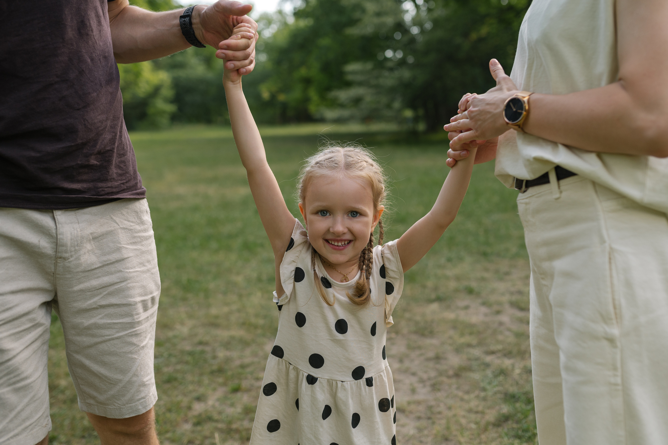 Alexei, Lilia, Alisa, 2022. Wedding photographer in Wroclaw Warsaw Krakow Margarita Tuleiko