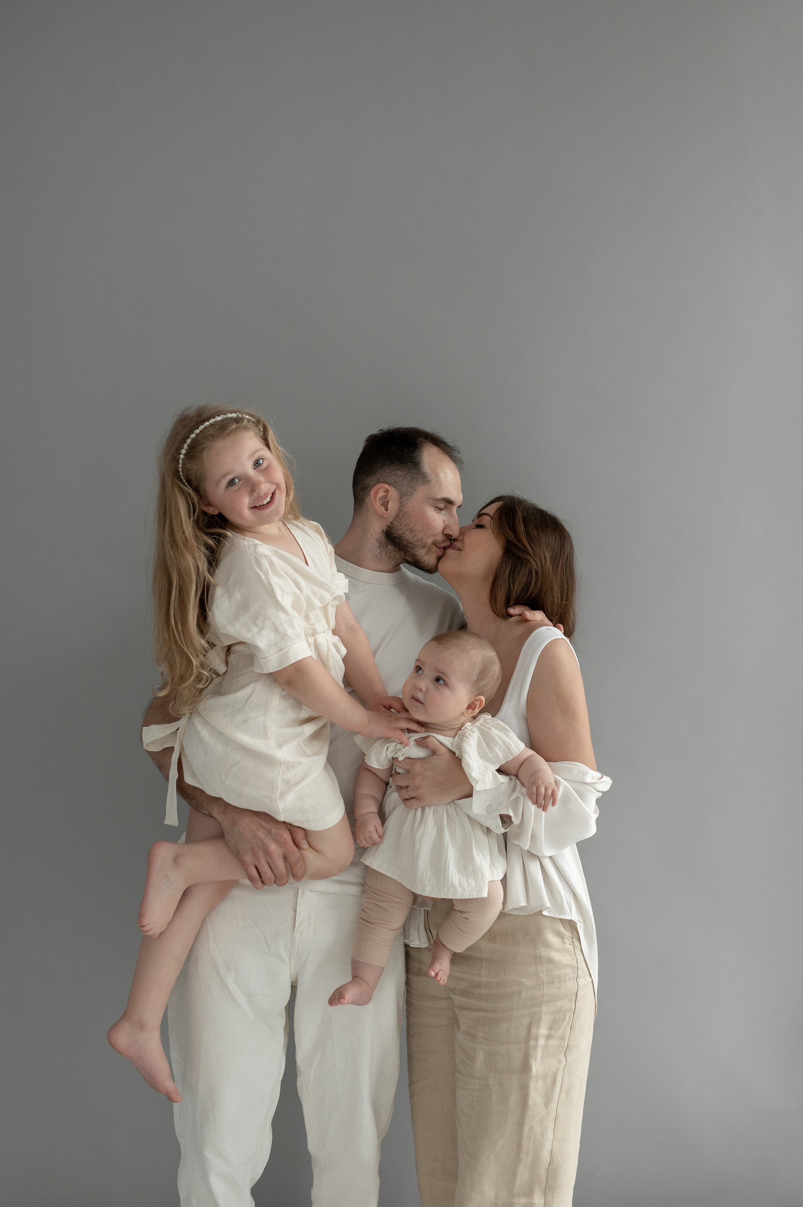 Denis, Veronika, Ariela, Joy, 2022. Wedding photographer in Wroclaw Warsaw Krakow Margarita Tuleiko