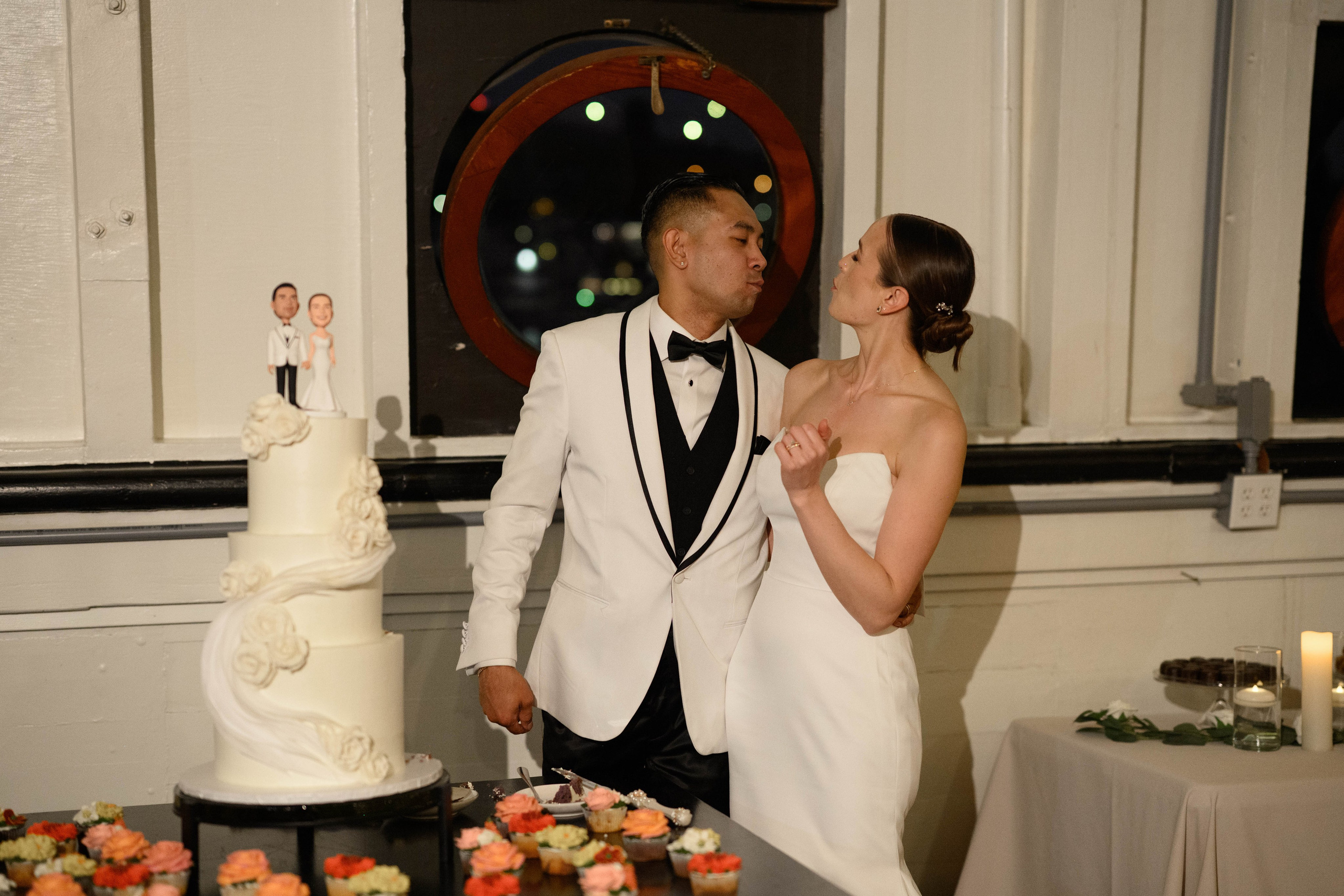 Kevin & Katie. Wedding & portrait photography in the Seattle Area. Helen Michelle photographer