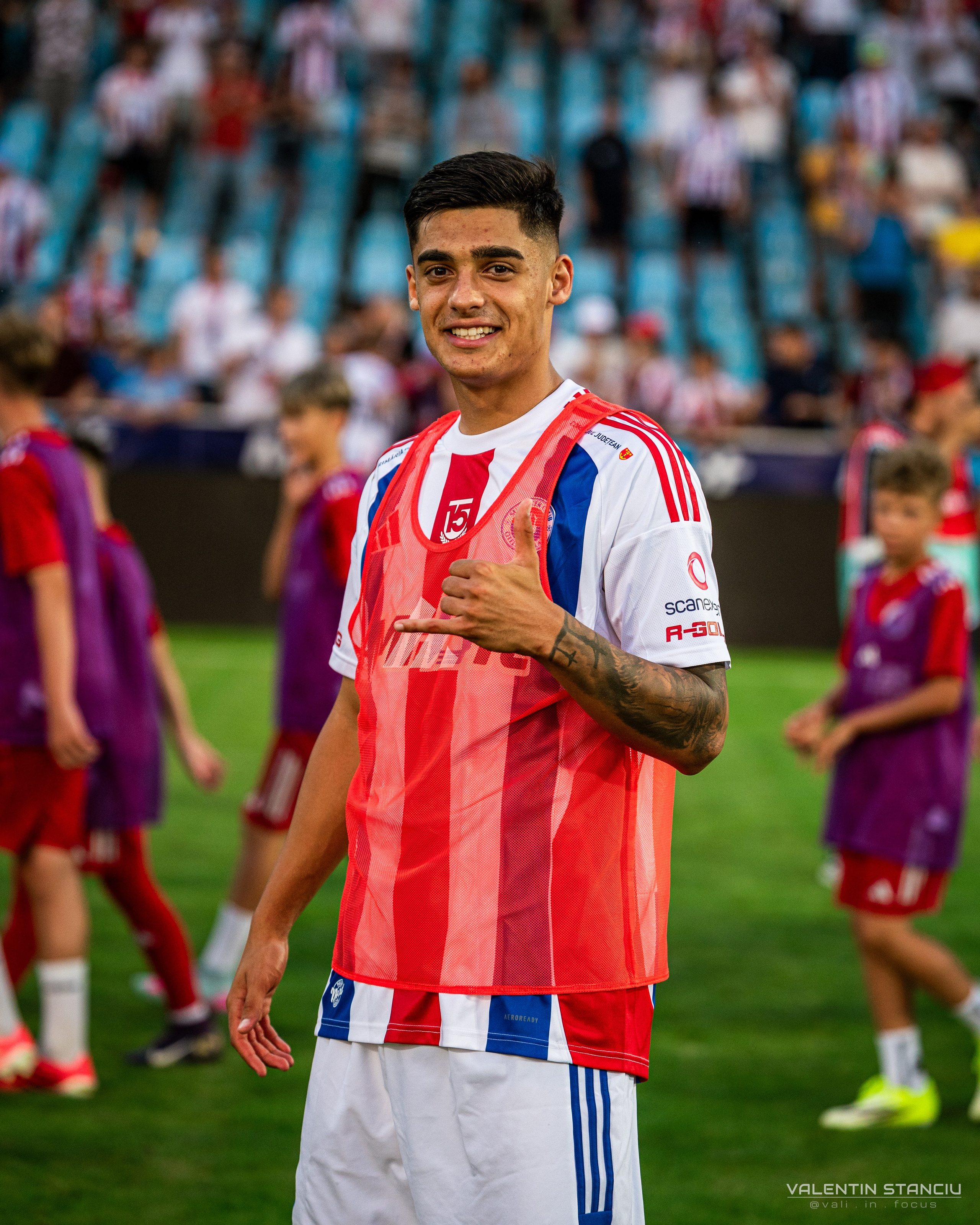 Otelul Galati — CFR Cluj. Fotograf de Sport, Portret, Produs, Corporate, Cultural și Evenimente în Galați | Valentin Stanciu