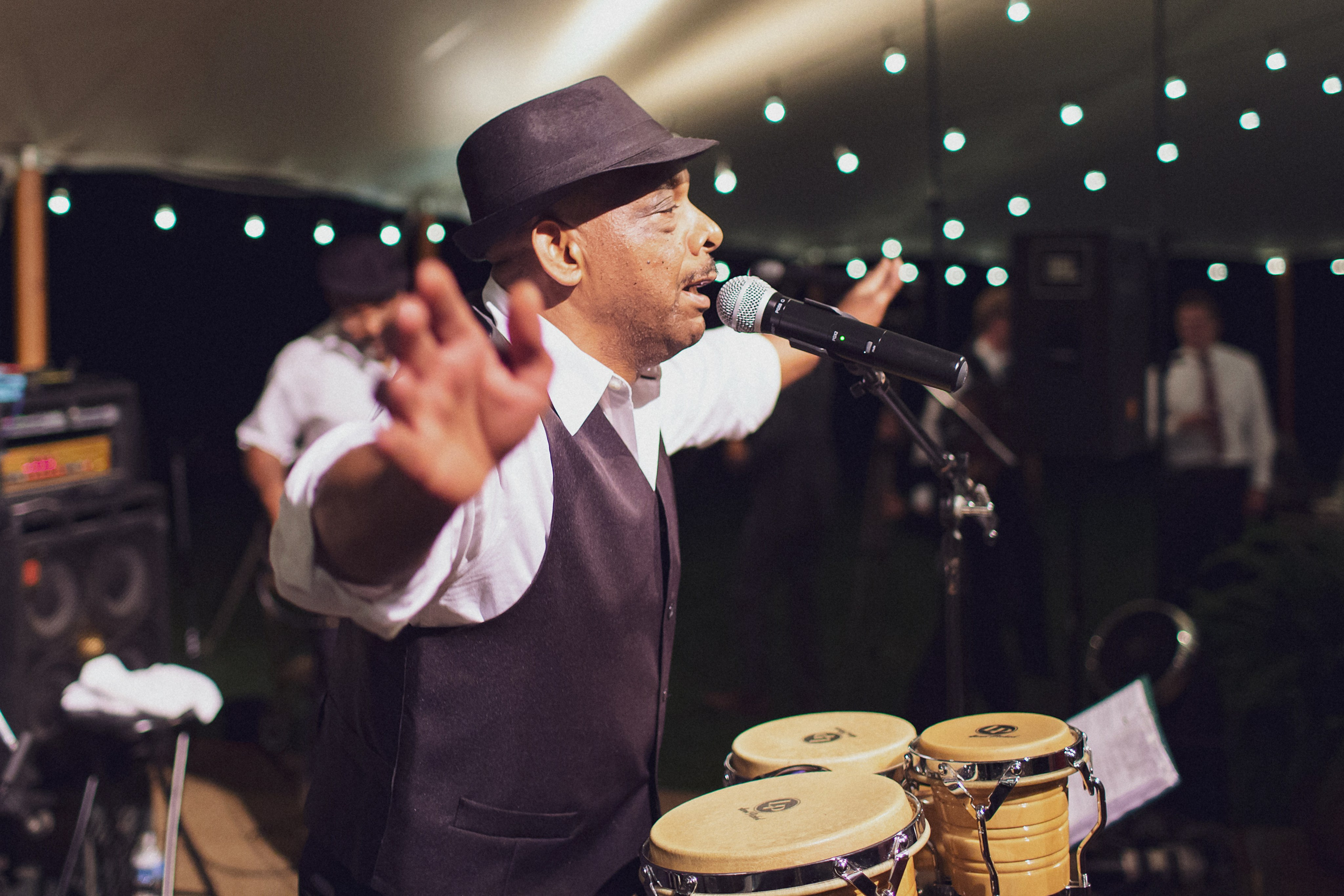 Фотограф в Ирландии Дублин свадьба жених невеста музыкант певец фотки топ свадебных фотографов