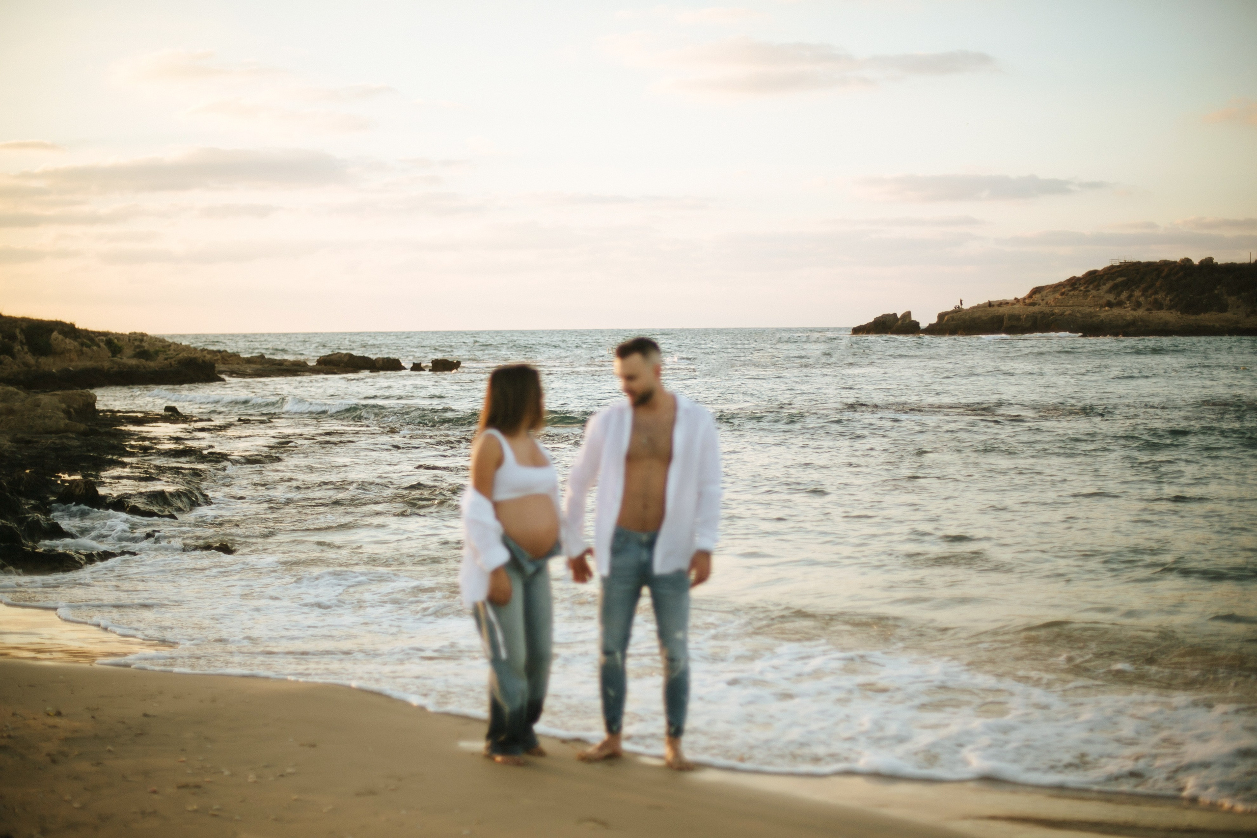 Yael & Gal Nahsholim beach. Family photographer in Israel