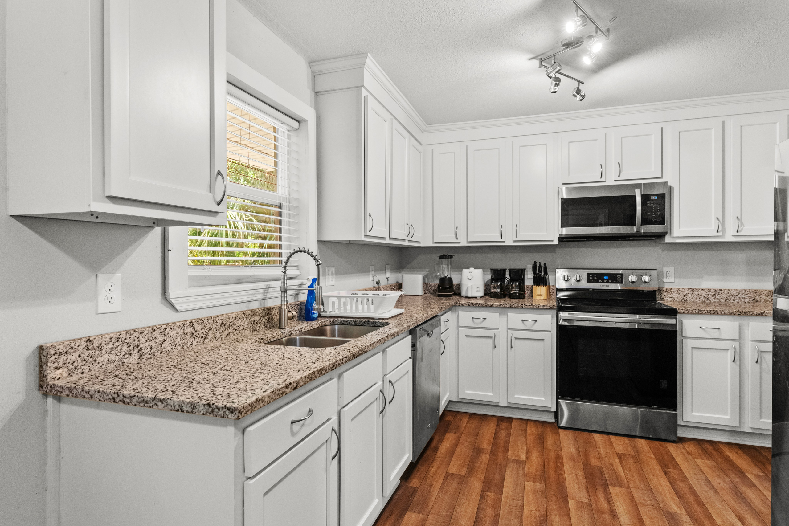 Angol Pl, Jacksonville, Fl 32 210