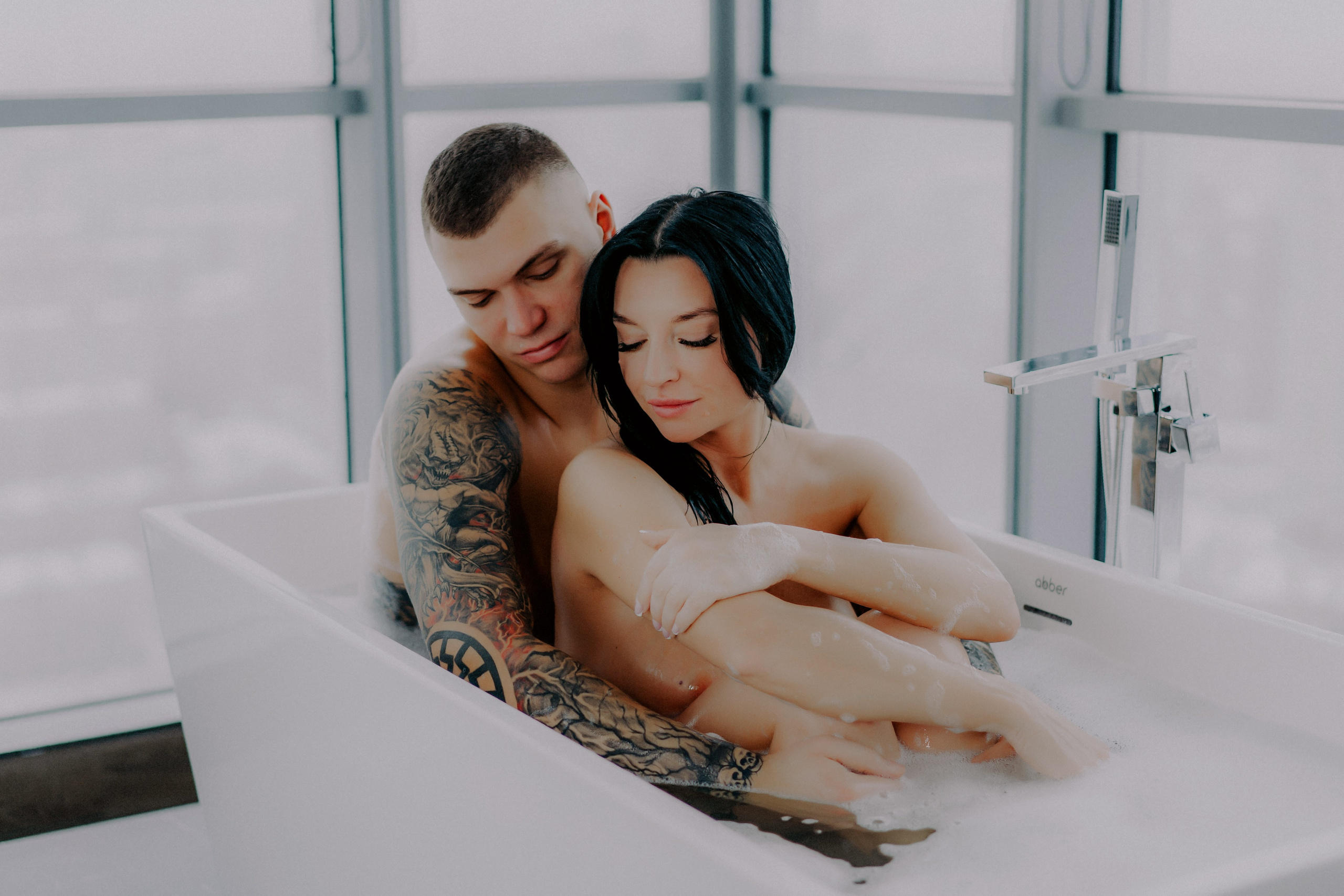 Hot love story. M Atelier | Art Portraits