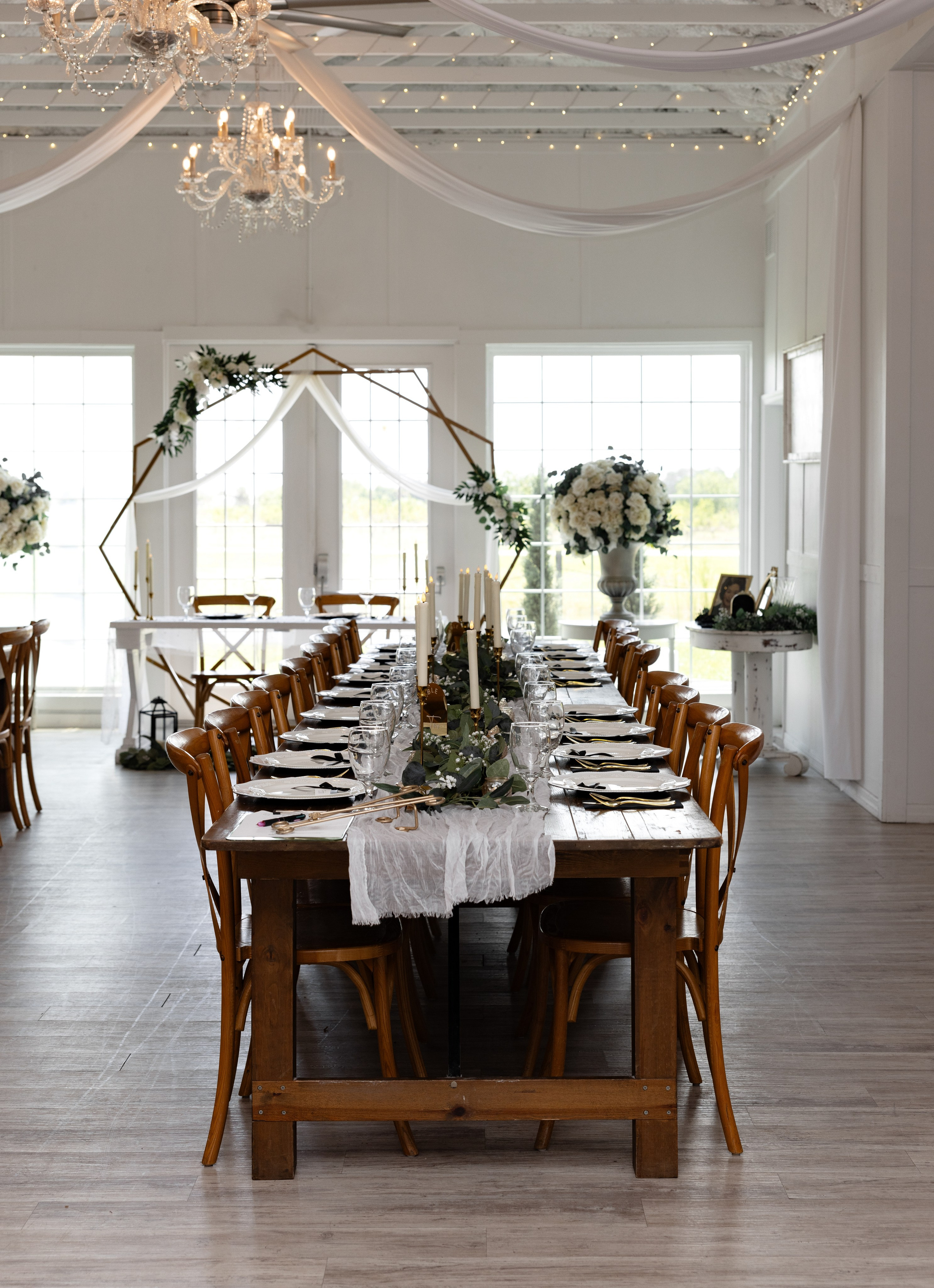 Alexsa and Robert. Ever After Farm Peach. Photographer Anastasia Nagibina