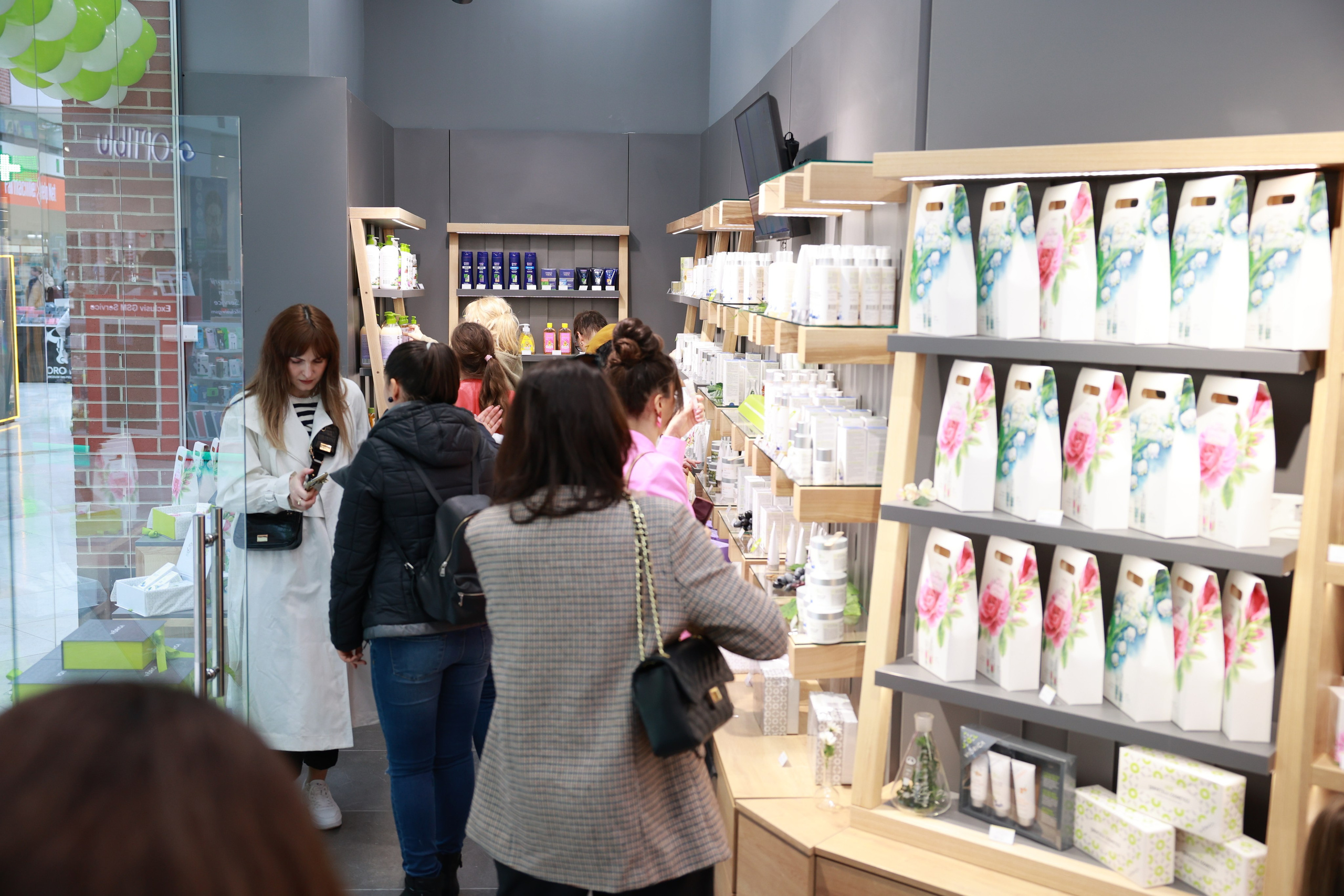 Fotografii deschidere magazin Viorica. MDimaFotoStudio. Fotograf de nuntă, evenimente private și de familie