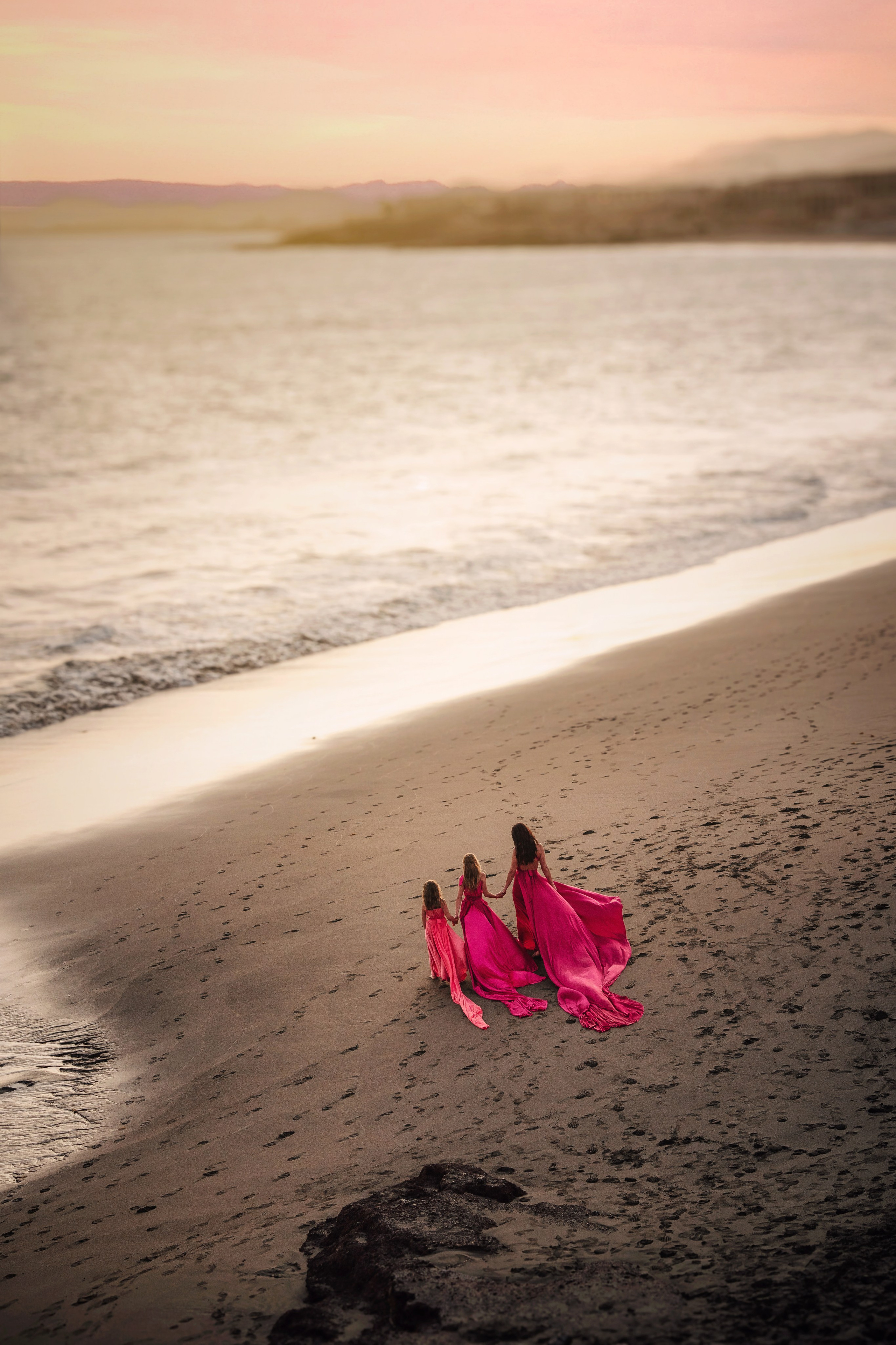 Fuchsia girl dress 20€. Professional photography in Tenerife Tania Bonnet