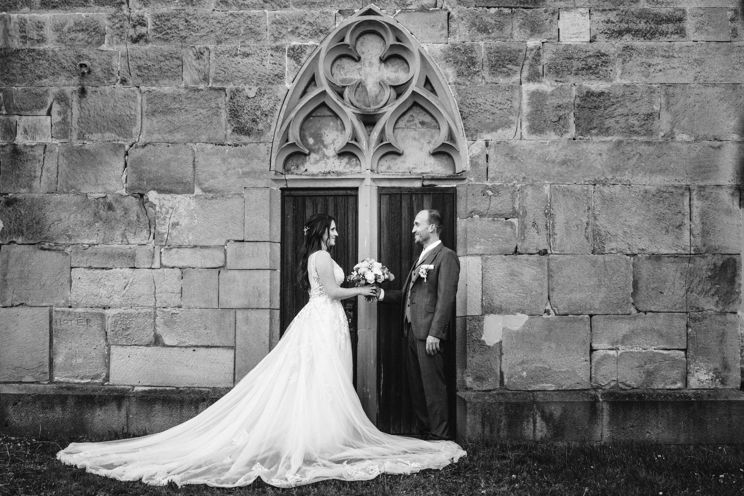 Hochzeit von Karoline & Martin im Hofgut Domäne Hechingen | GentleFrame Hochzeitsfotografie. Authentische, emotionale, zeitlose Hochzeitsfotografie aus Albstadt