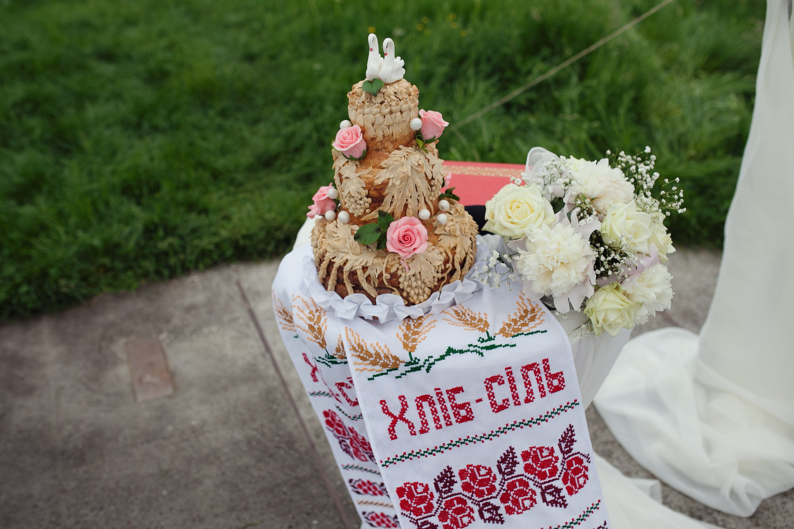 Robert & Andriana, Lviv. Denny Savon — Photographer in Santorini | Weddings, Love Stories & Flying Dress