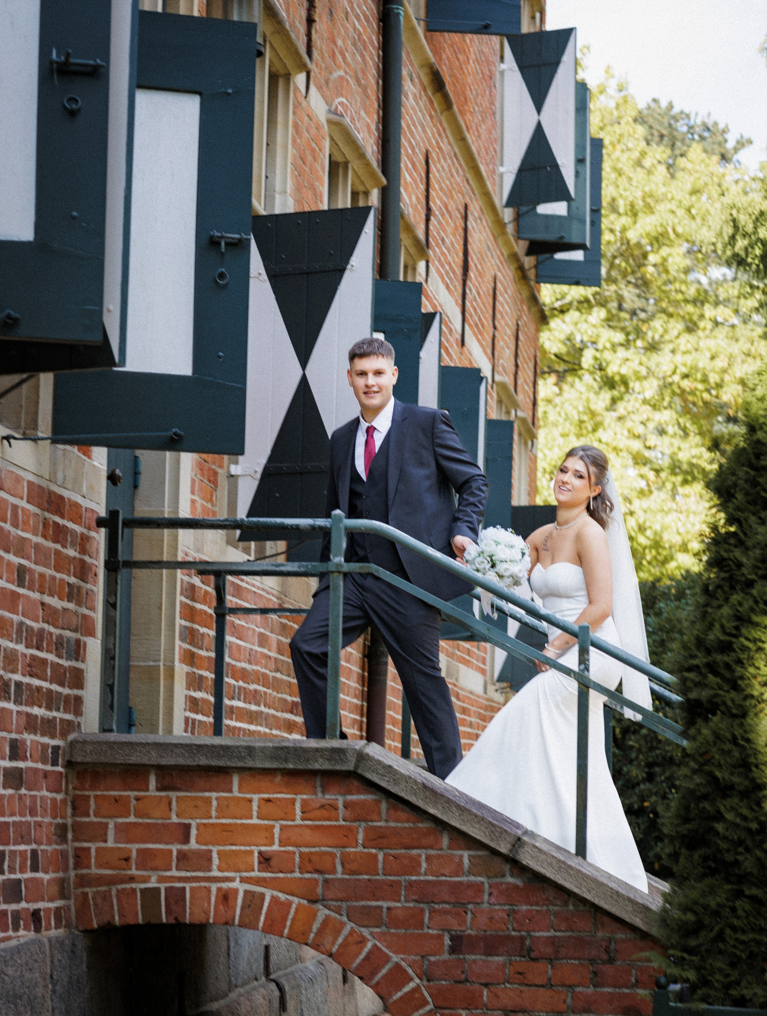 Hochzeitsfotografie im Schloss Arensburg: Ein Tag voller Liebe. Hochzeitsfotograf und Hochzeitsvideograf aus Hamburg | Roka21Film