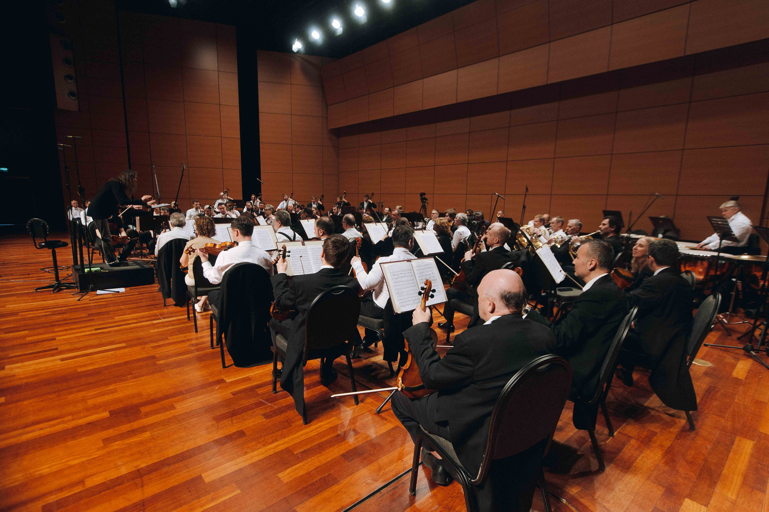 The Tchaikovsky Academic Grand Symphony Orchestra in Istanbul. Wedding&Event photographer Ismail Rzayev in Baku