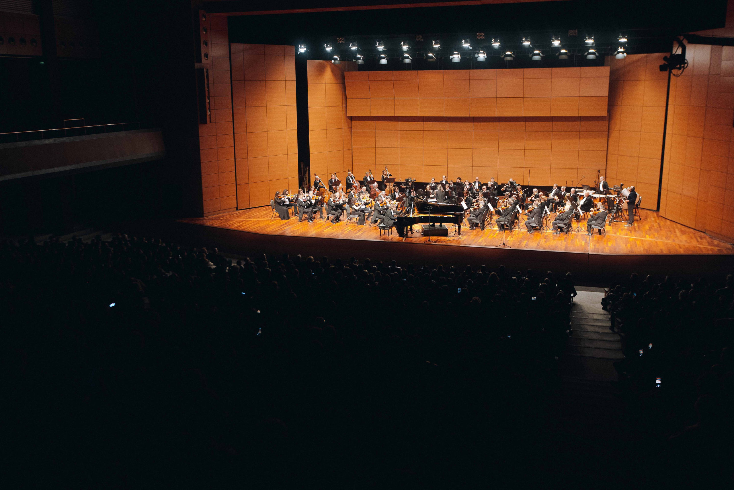 The Tchaikovsky Academic Grand Symphony Orchestra in Istanbul. Wedding&Event photographer Ismail Rzayev in Baku