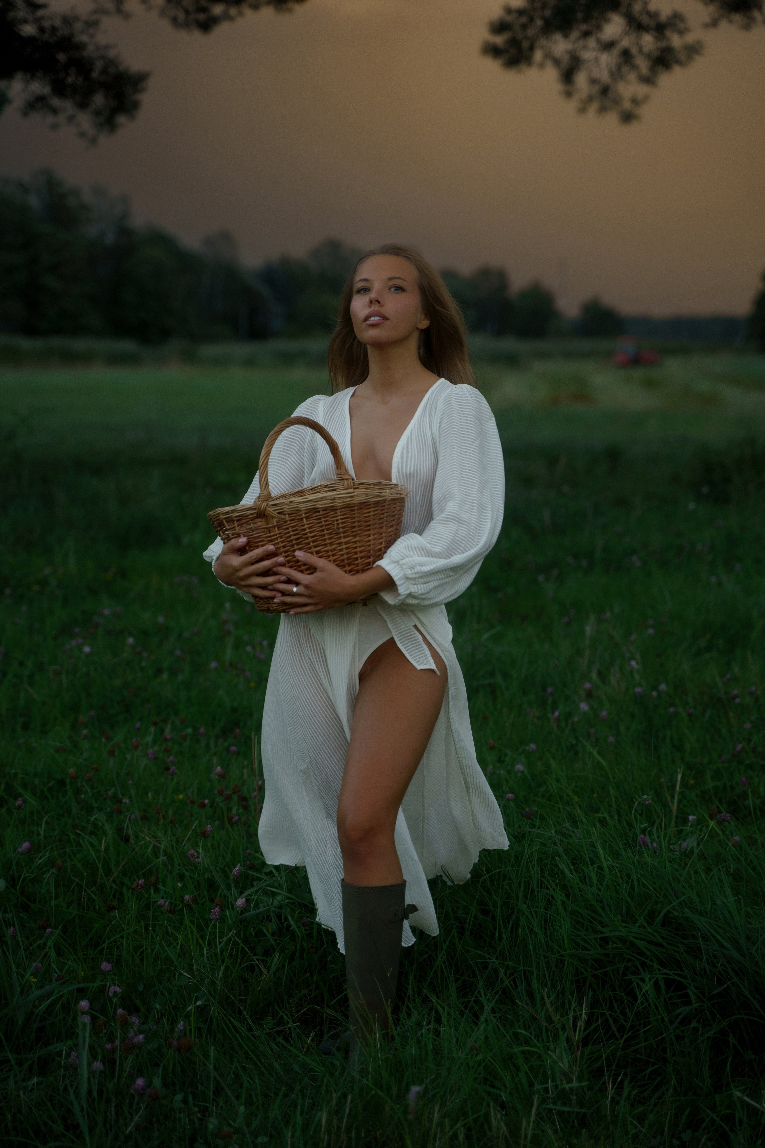 Storm, linen and milk