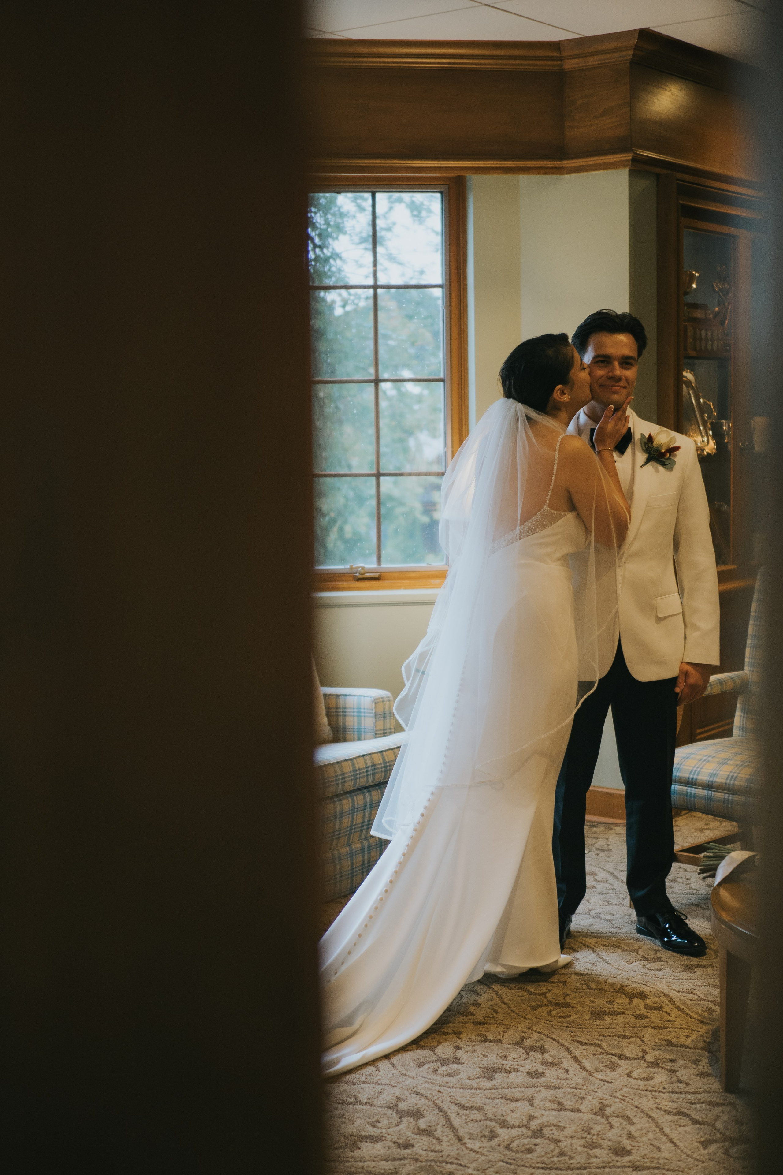 Wedding of Cassandra and Loïc in Beaconsfield, Montreal. Wedding and Family Photography Montreal Muriel Oe Photo