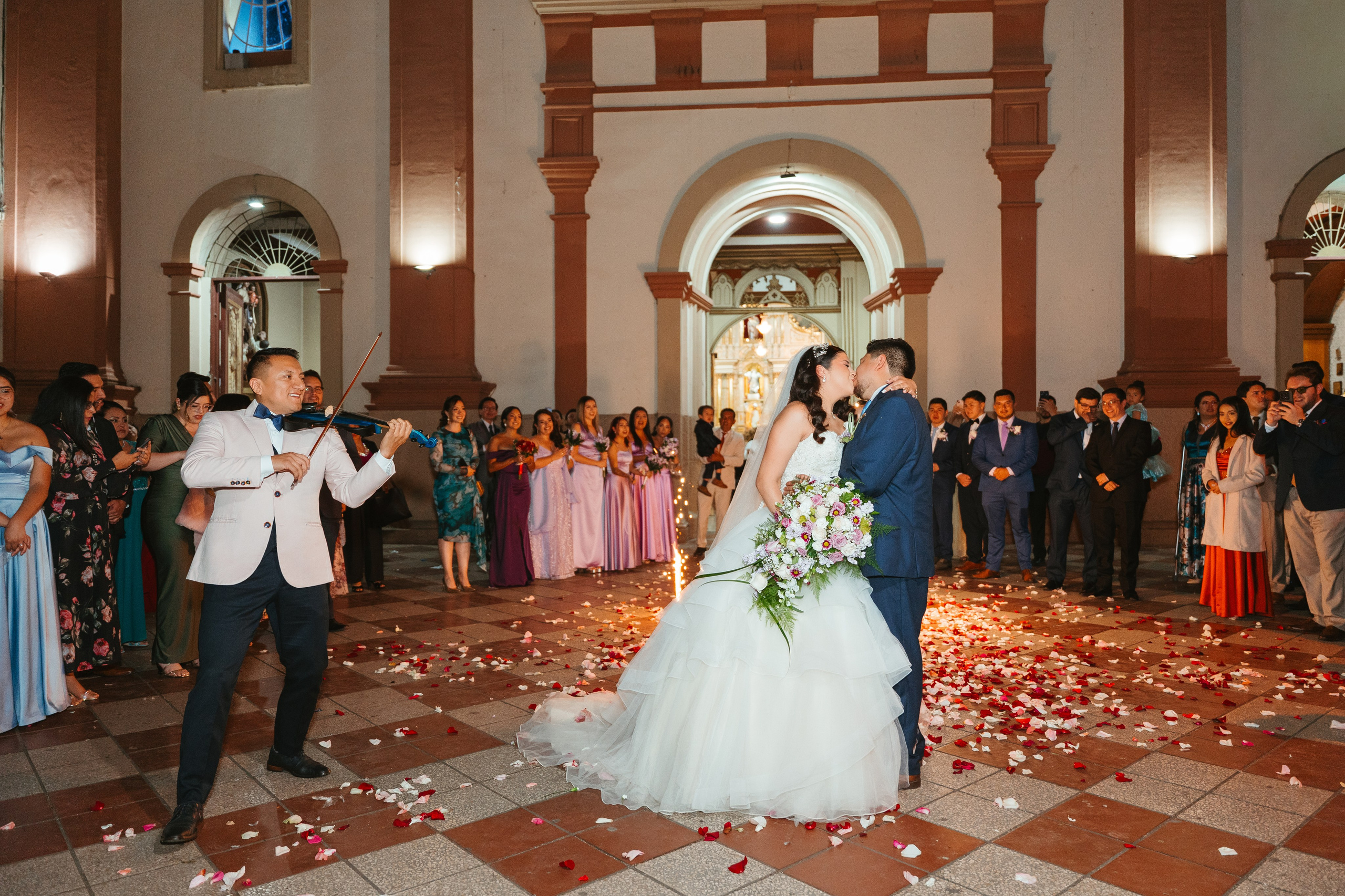 Pablo y Lizbeth. Fotógrafo de bodas en Loja Ecuador | Piero Alvarez PH