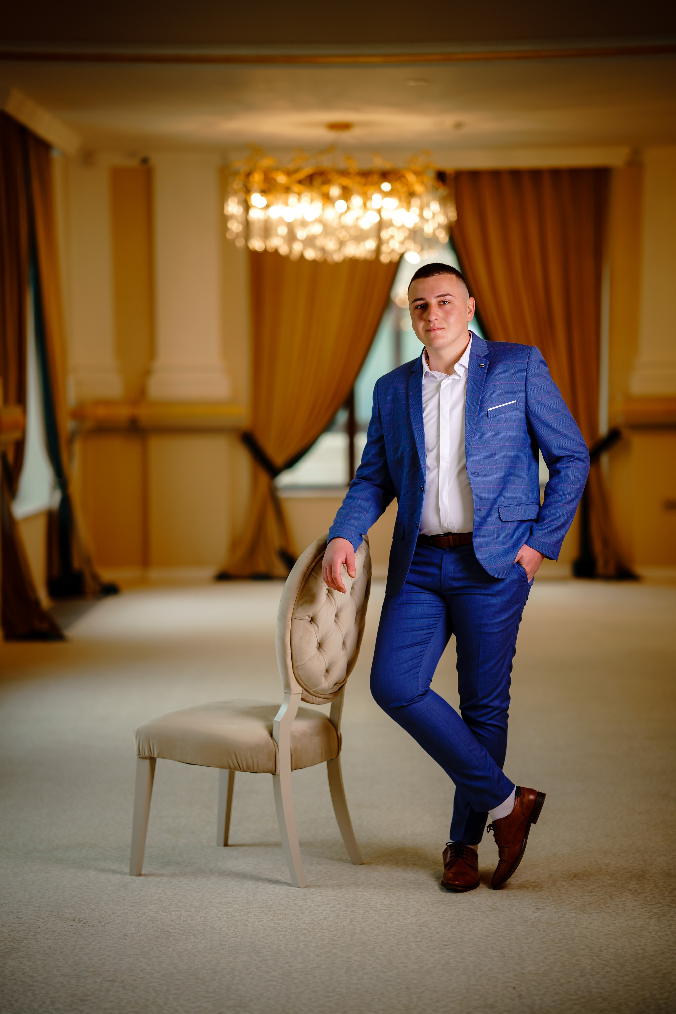 Vechiul Cazinou 35 lei/ elev. Trendy Albums