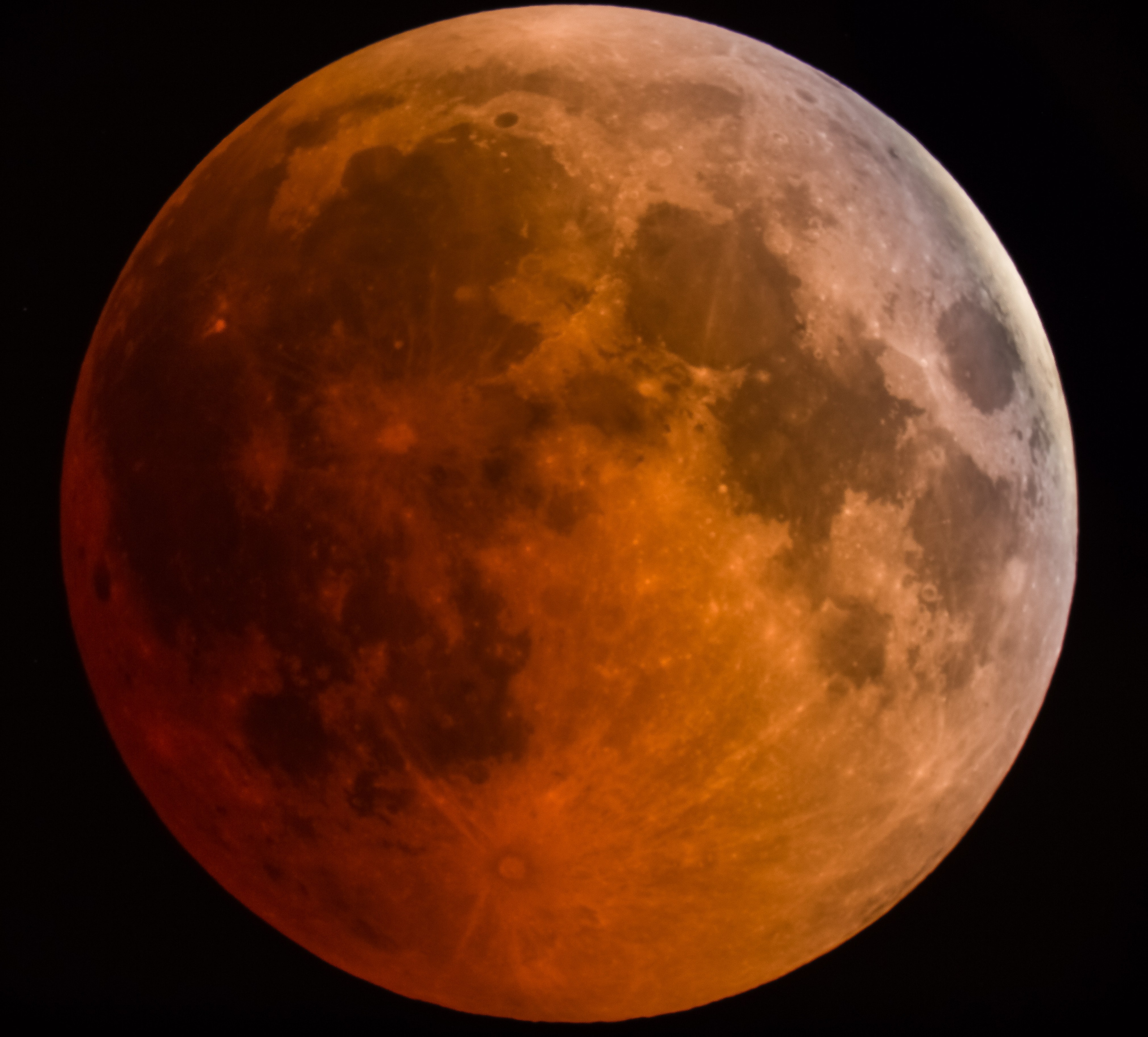 Qanlı Ay — Ay tutulması. Həvəskar Astronomlar Cəmiyyəti — Astronomy.az