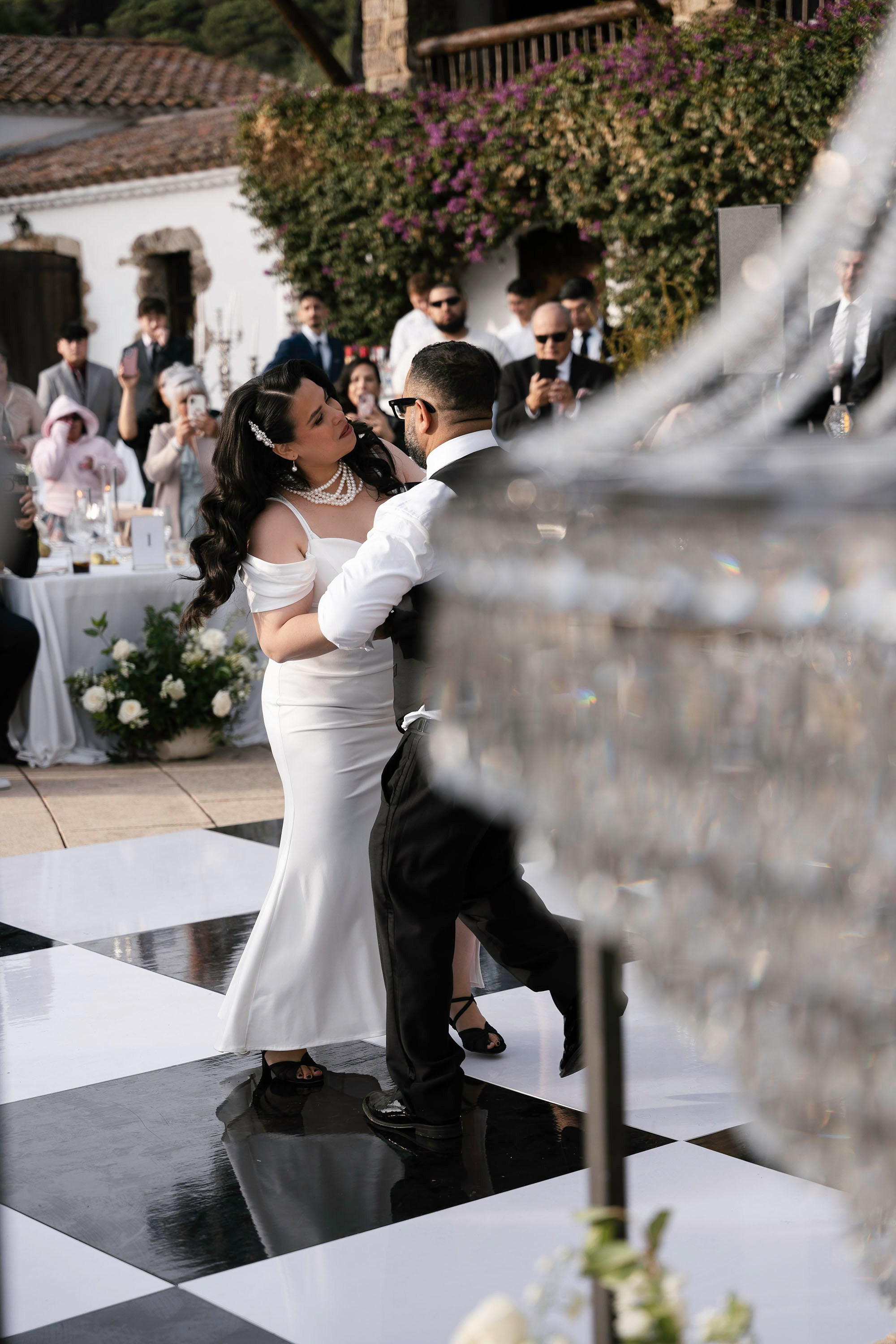 Donielle and Edwin. Fotógrafos de bodas de destino y creadores de contenido con base en España