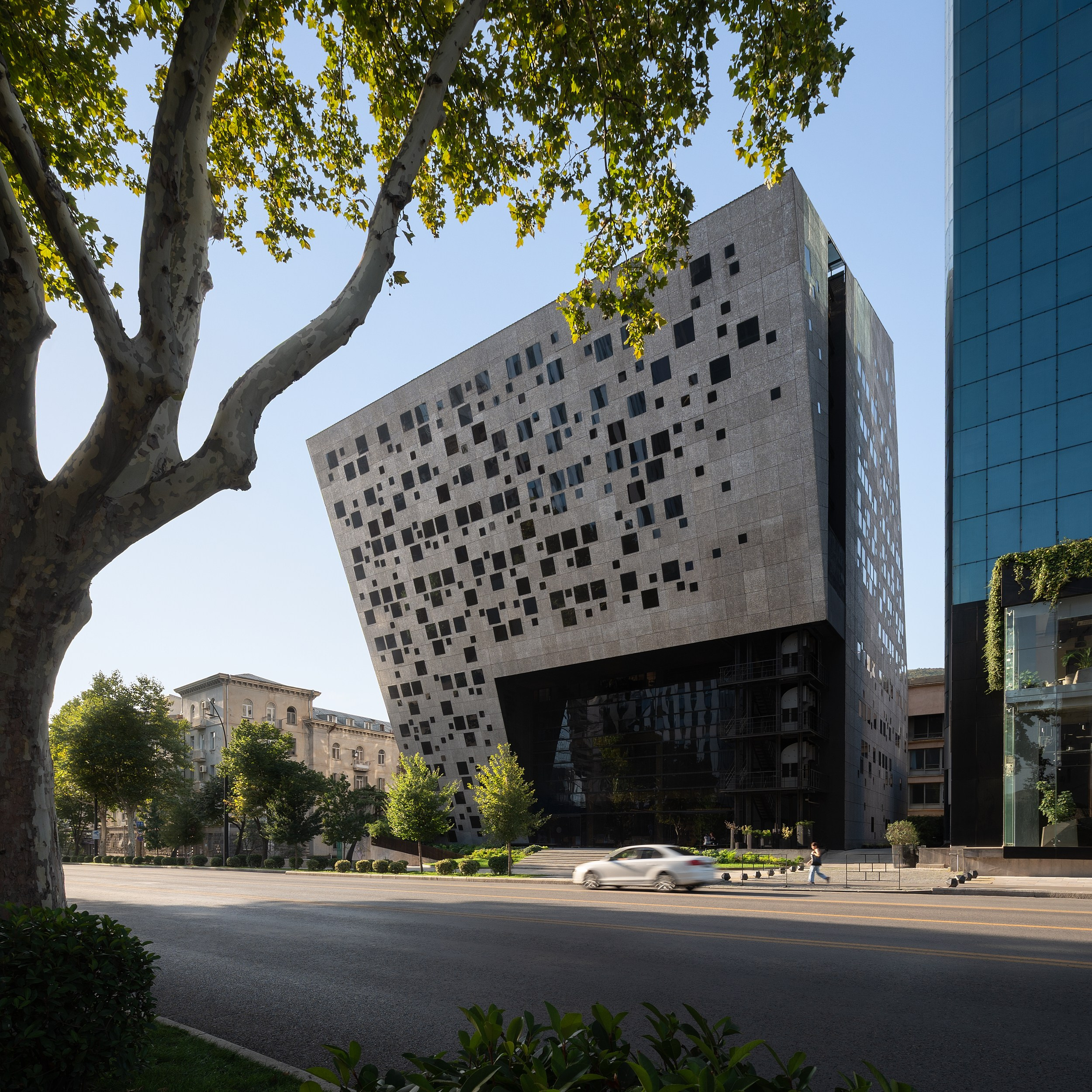 Vake Plaza | Levan Mushkudiani 