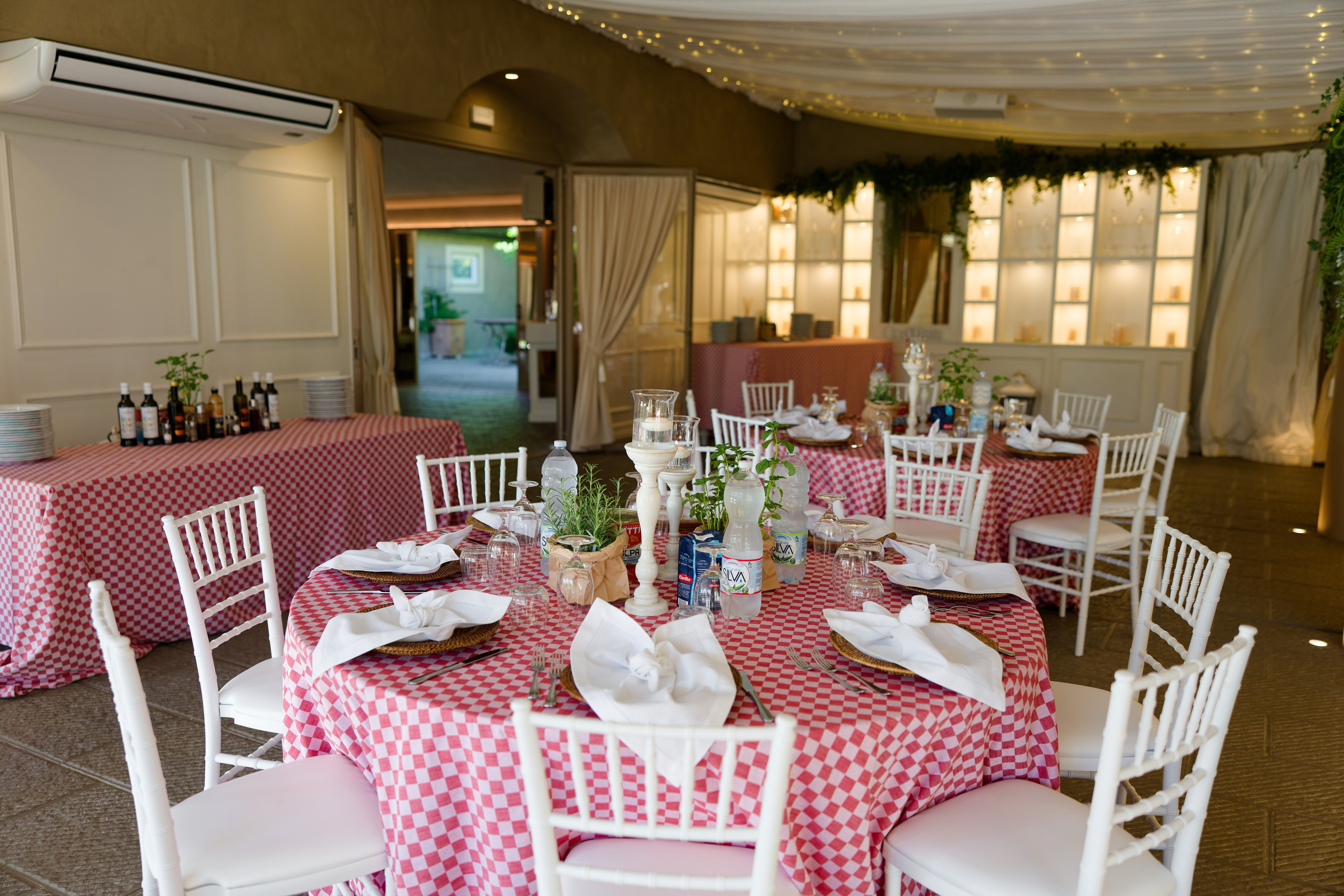 Pizza Party at Tenuta Massini, Florence, Italy. Destination Wedding Photographer — Nikita Burtsev