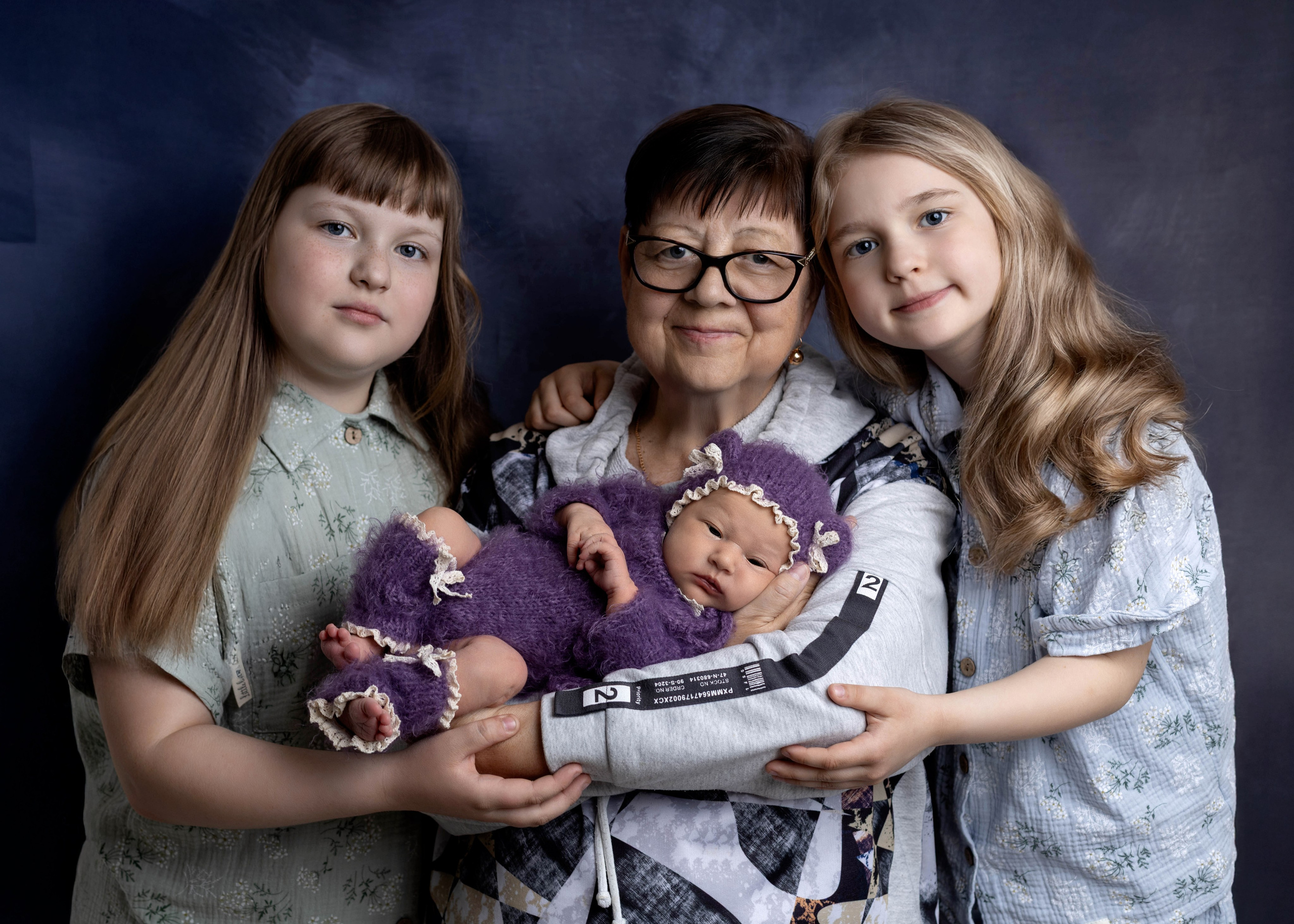 Каталог 26 Newborn. קטרינה שוסטרמן — צלמת ניובורן ומשפחות בישראל