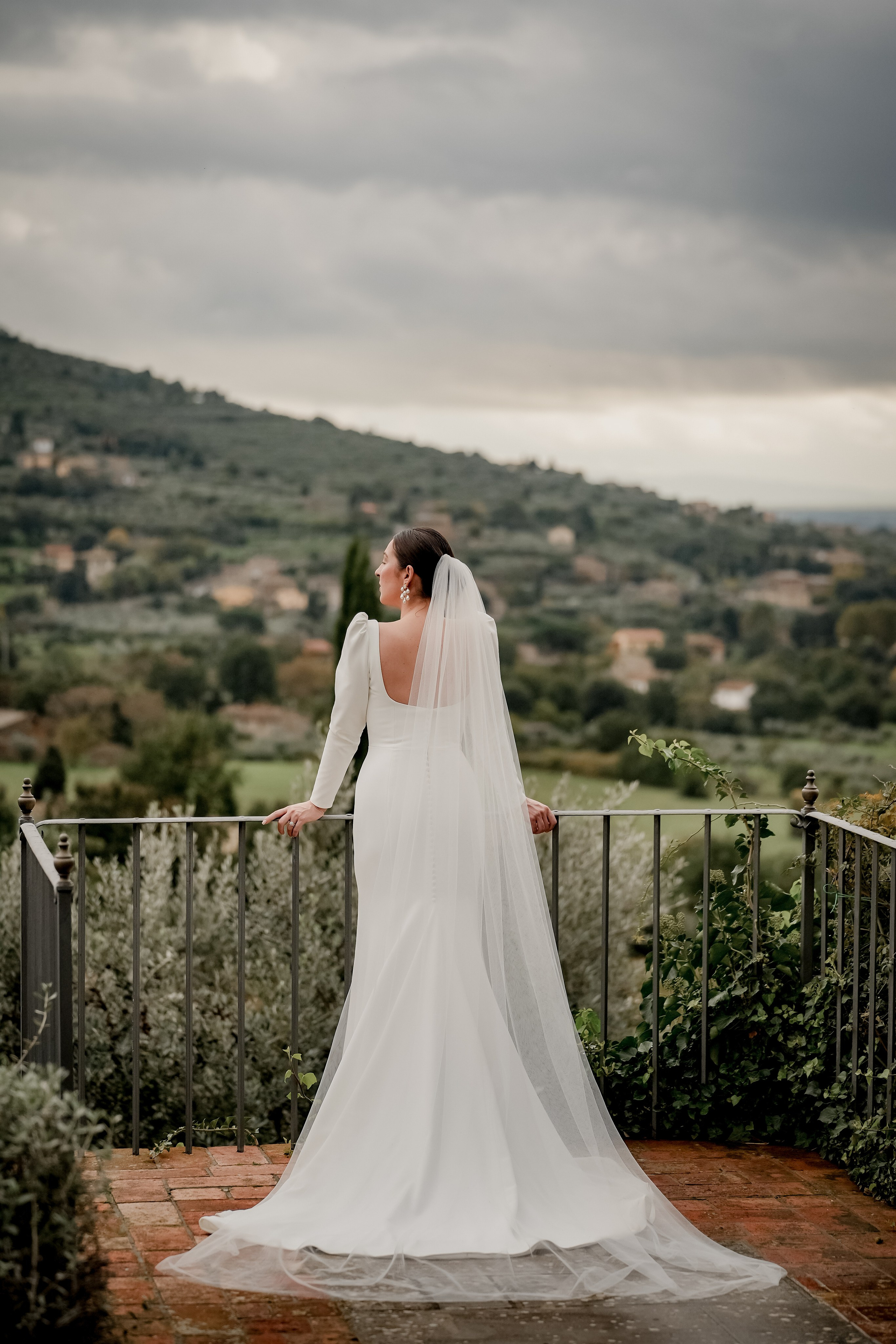 Elopment in Cortona. Villa Falconiere. Wedding Photographer in Italy