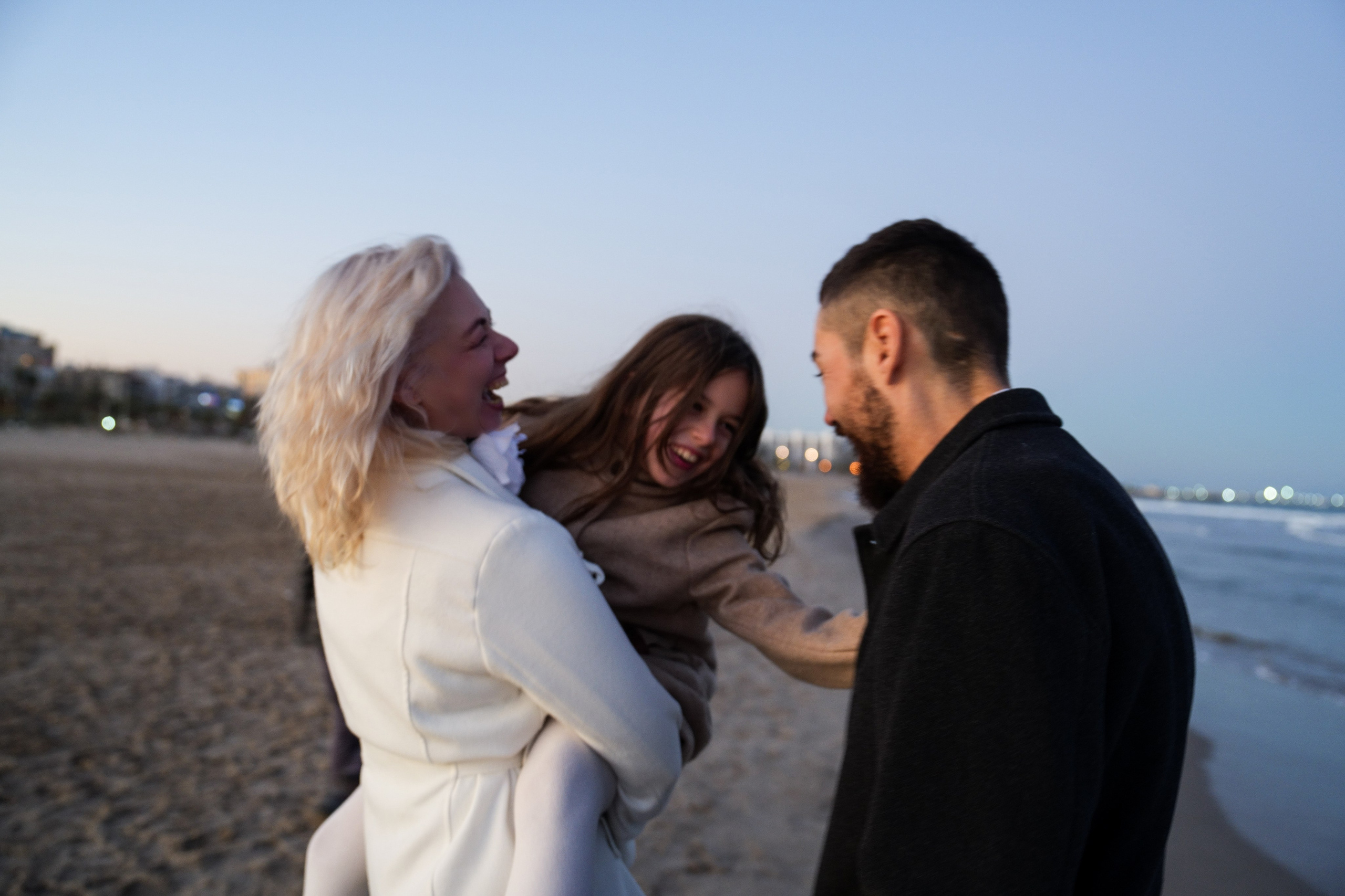 OLENA Y VASY. Fotógrafa Olena Petryk. Realizo sesiones de fotos en Puerto de Sagunto