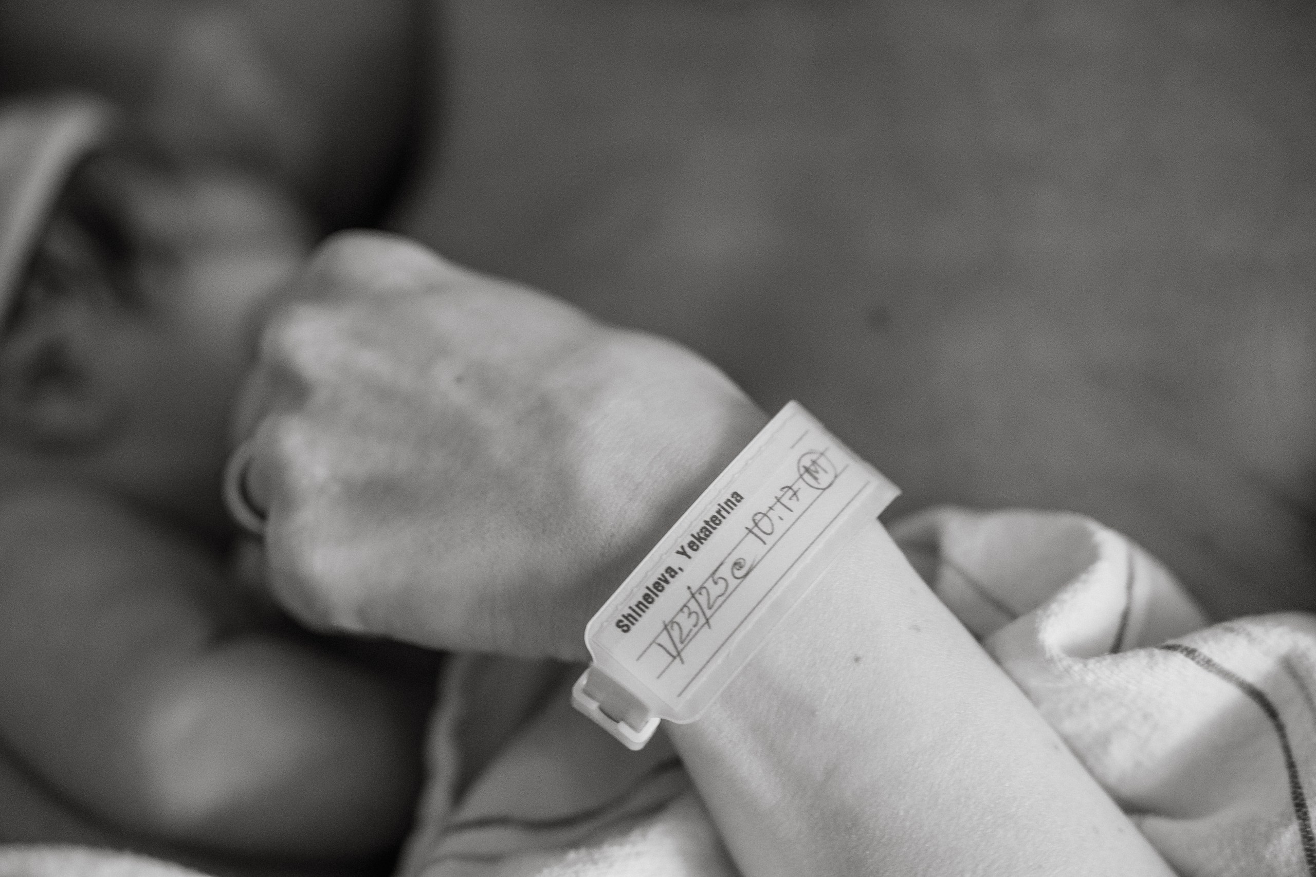 Hospital Birth Photography. Alisa Tant — Family and newborn photographer Bucks County, Montgomery county, Philadelphia, NJ