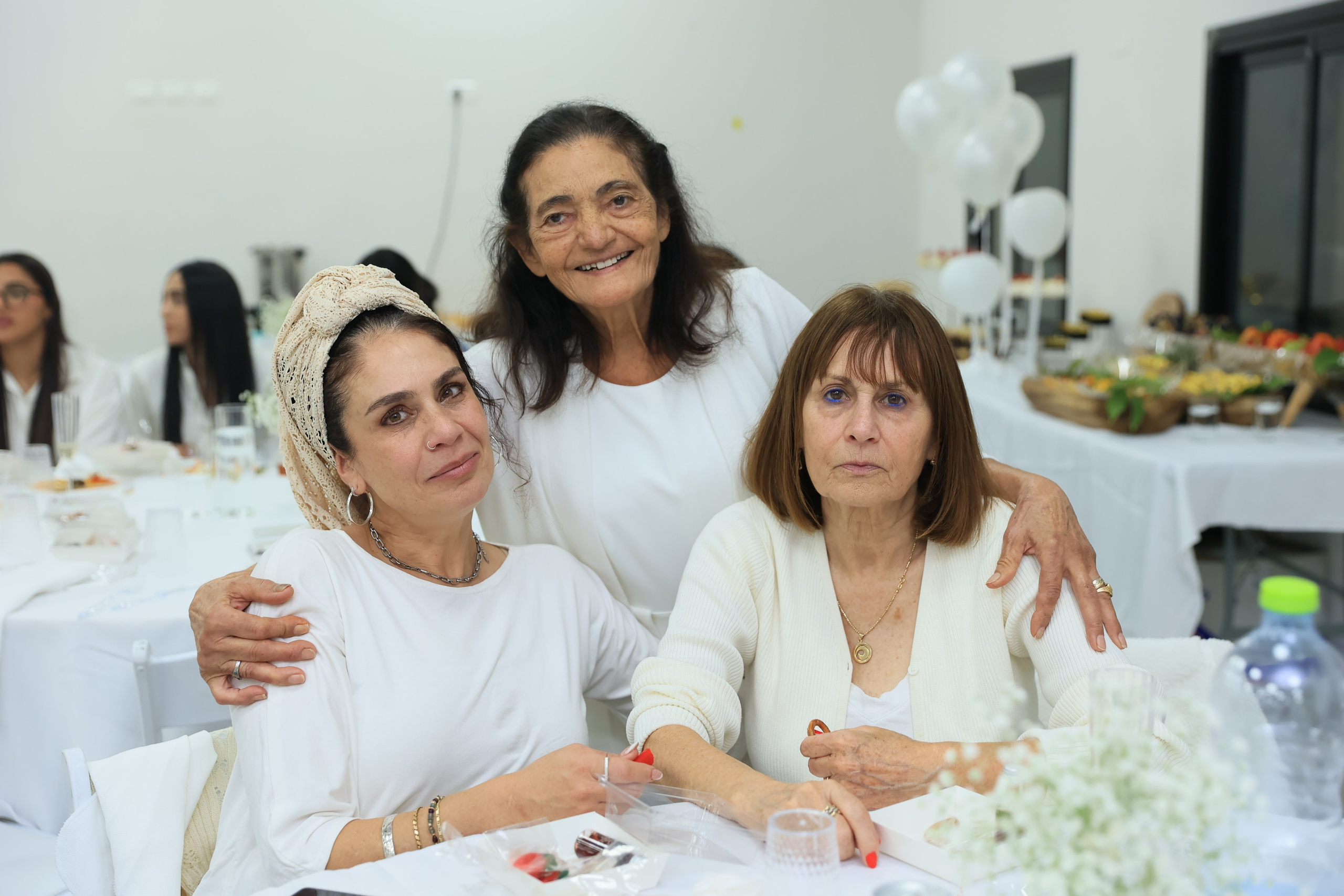 נטף הפרשת חלה. שני ויזל | צלמת הריון, צילומי משפחה וצילומי בוק בת מצווה