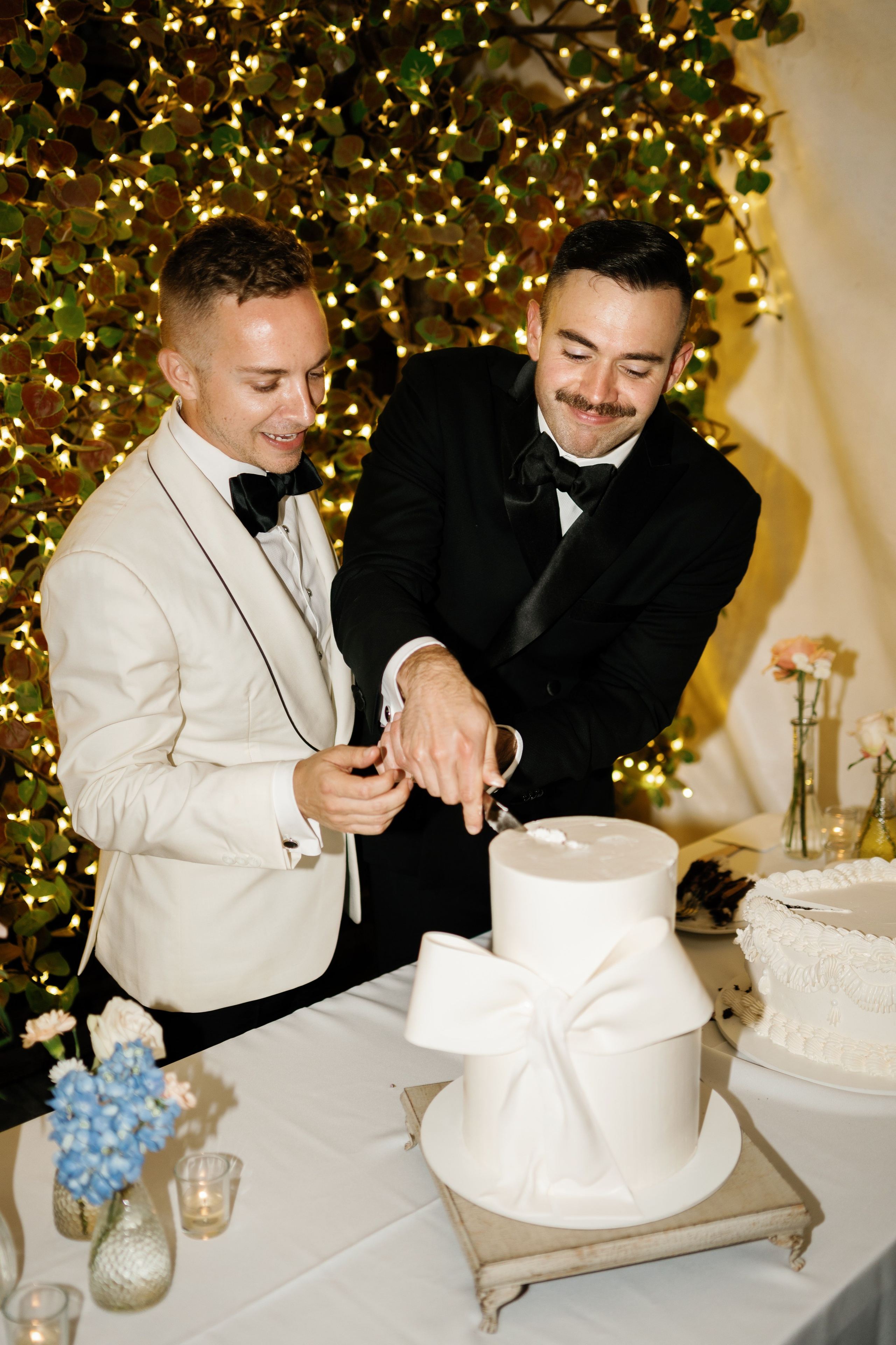 LGBT wedding photographer in California. Wedding Photography & Videography Team in California, Los Angeles, San Francisco, San Diego and Travel