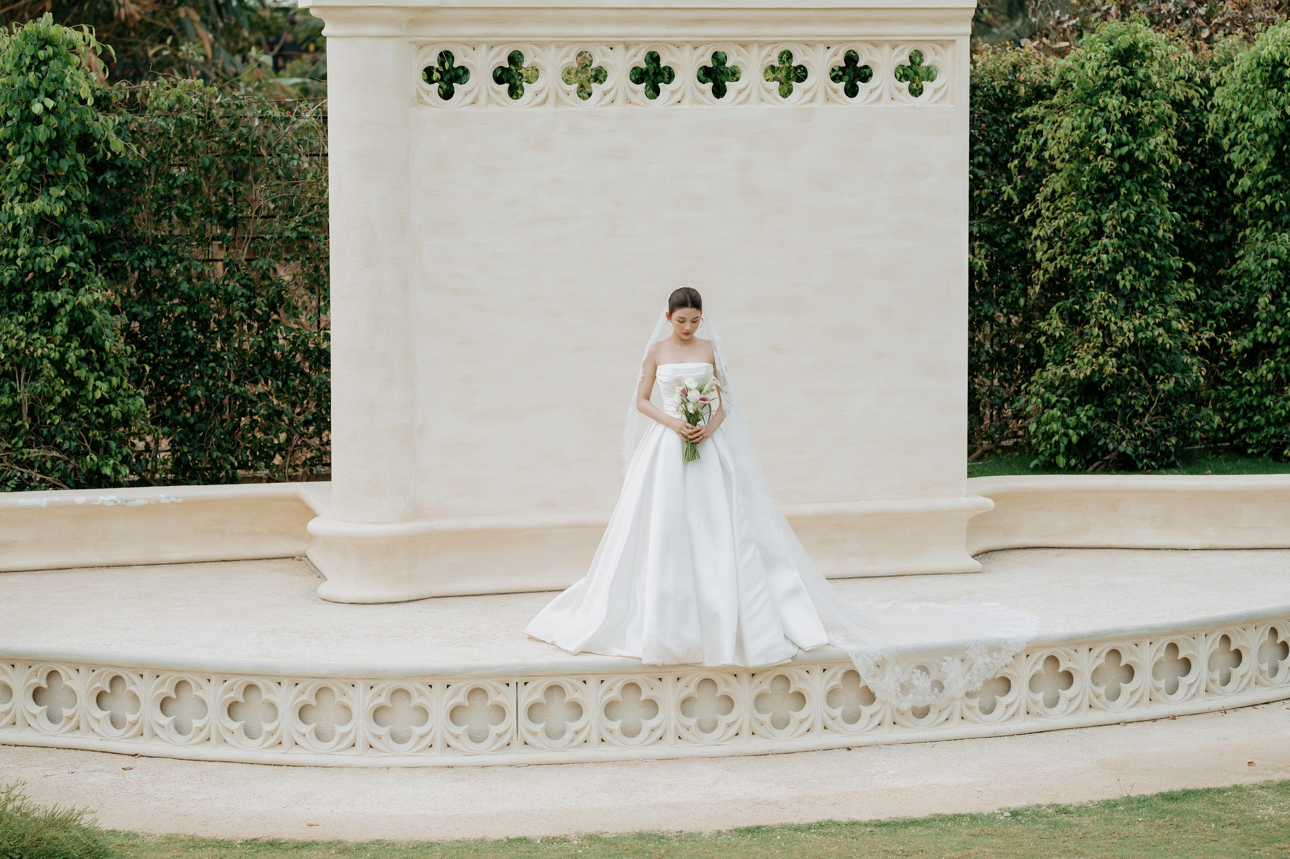 THU & NHU / An garden. Saigon Wedding Present | Art Beyond Moments