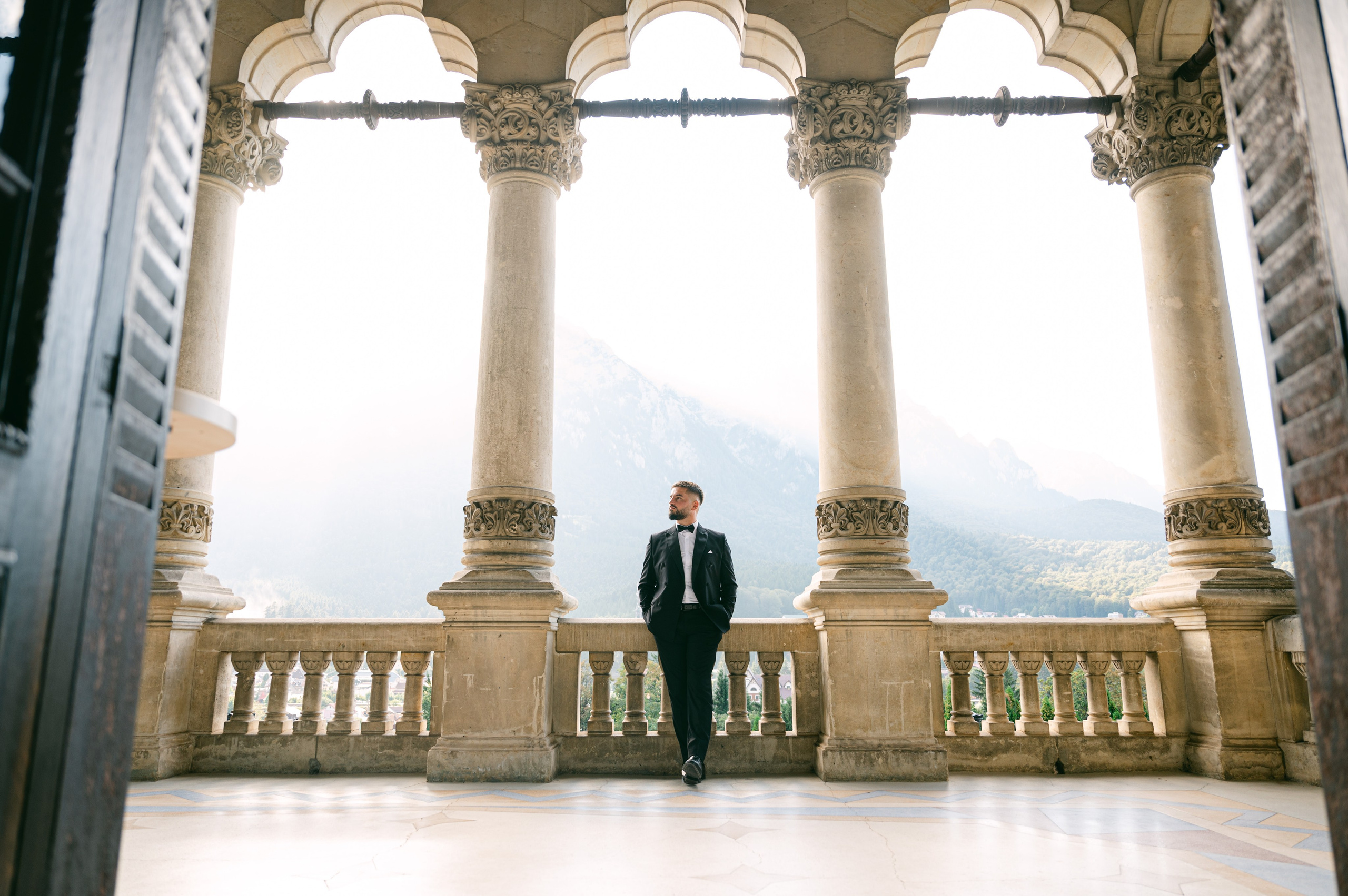 Sedinta foto trash the dress la castelul Cantacuzino