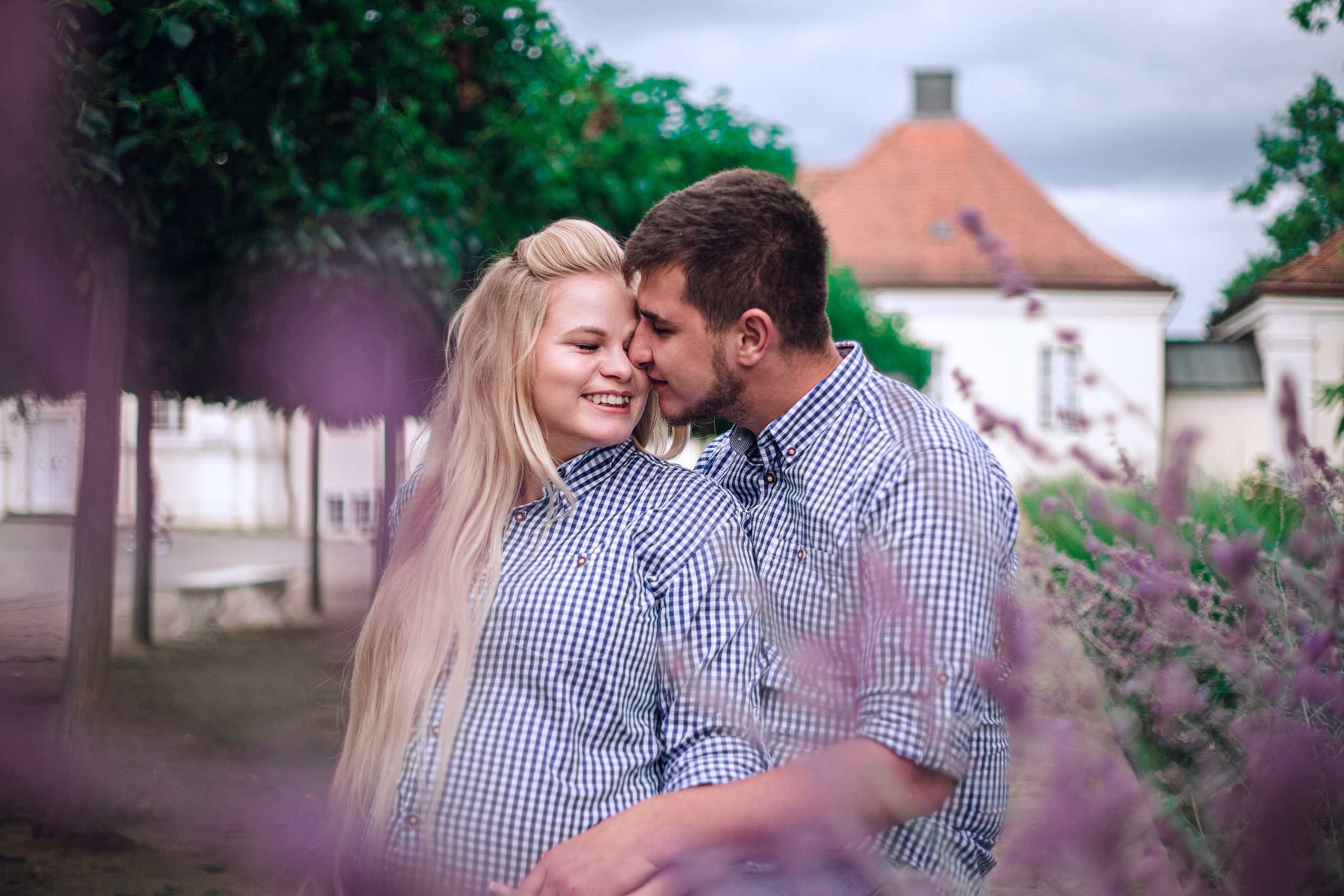 Babybauch Shooting in Köpenicker Schloß mit Katze. Hochzeitsfotografie in Berlin Nataliia Schütze