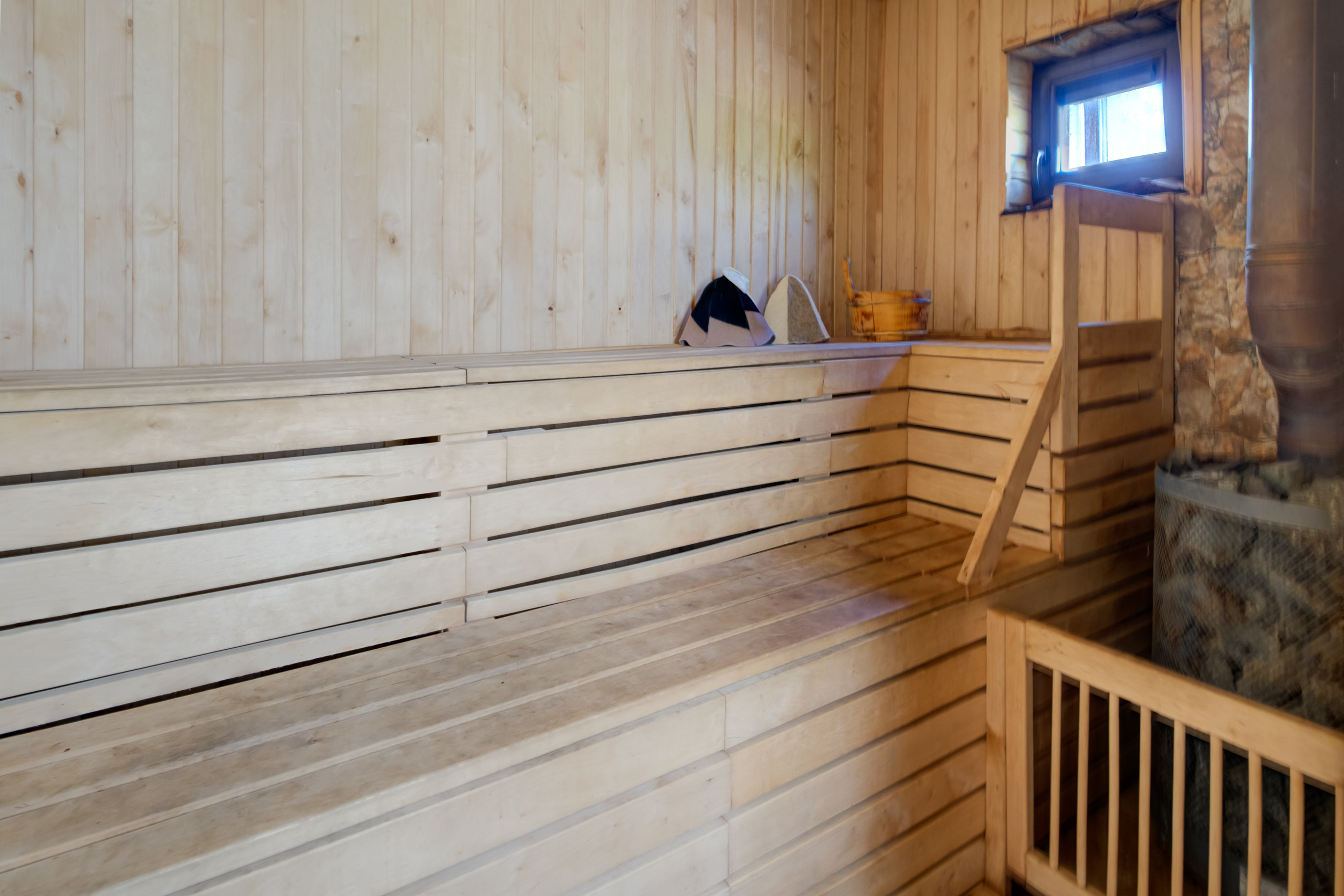 Sadyba Vinliaus r. prie ežero. Elina Sapiega fotografė Vilniuje