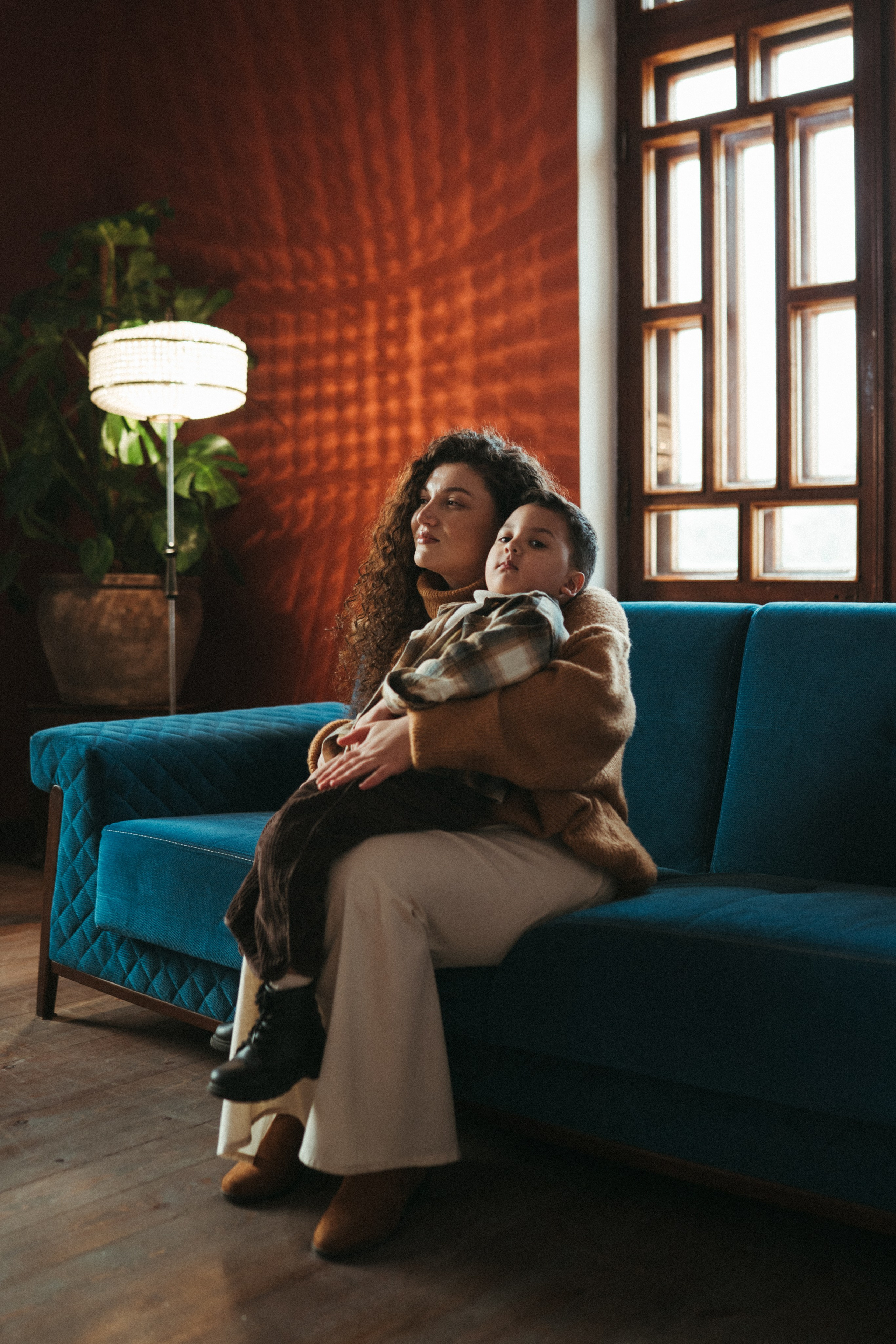 Lika and Anar. Family photographer in Saudi Arabia